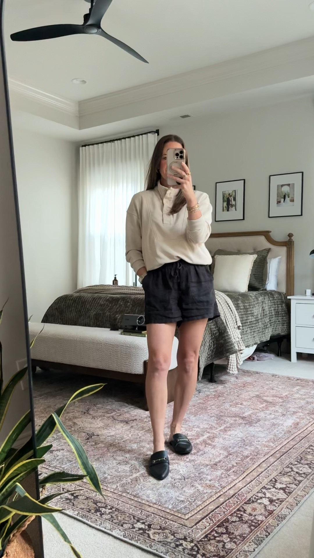 Easy summer-to-fall outfit with linen shorts 🤍

Quince linen shorts styled with a neutral sweatshirt and Amazon mules for an easy transitional look. Perfect for warm fall days, school drop-off, errands, and everyday mom life.

Sizing: Quince linen shorts in S — I wish I had gone with an XS. Sweatshirt is from a previous season, but I’m linking a similar one.

Use my Quince code INFG-26LINENANDLIGHTCO10 for 10% off your first order.



#LTKootd #LTKgrwm #LTKmomlife

#LTKgrwm #LTKootd #LTKmomlife