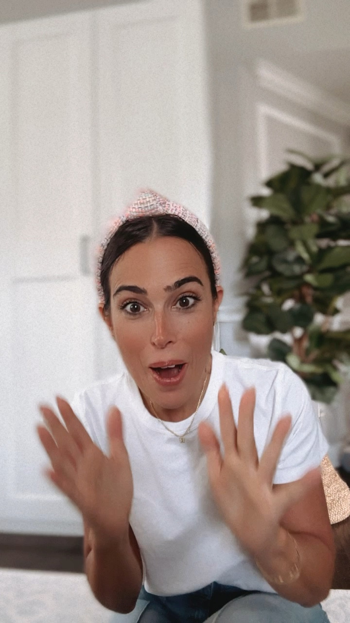 Walmart $22 jeans. AMAZING 🙌🏻 run tts wearing size 2. These have good stretch if you like comfy jeans!! 

#LTKFind 

#LTKstyletip #LTKunder50