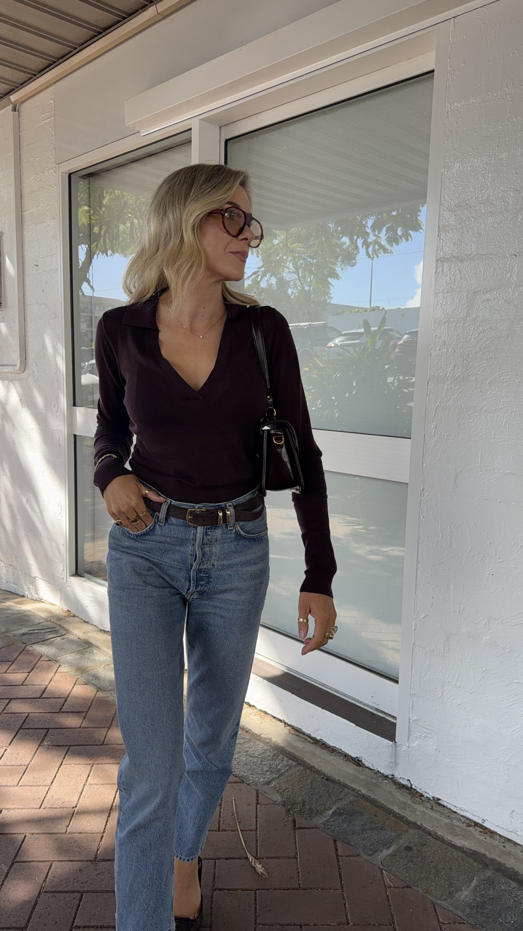 Just strolling by on a weekend.

Long sleeve top size M Henne
Jeans size 26 Agolde
Bag Oroton
Sunnies Bresac
Shoes size 41 Manolo Blahnik
Belt Senso The Iconic