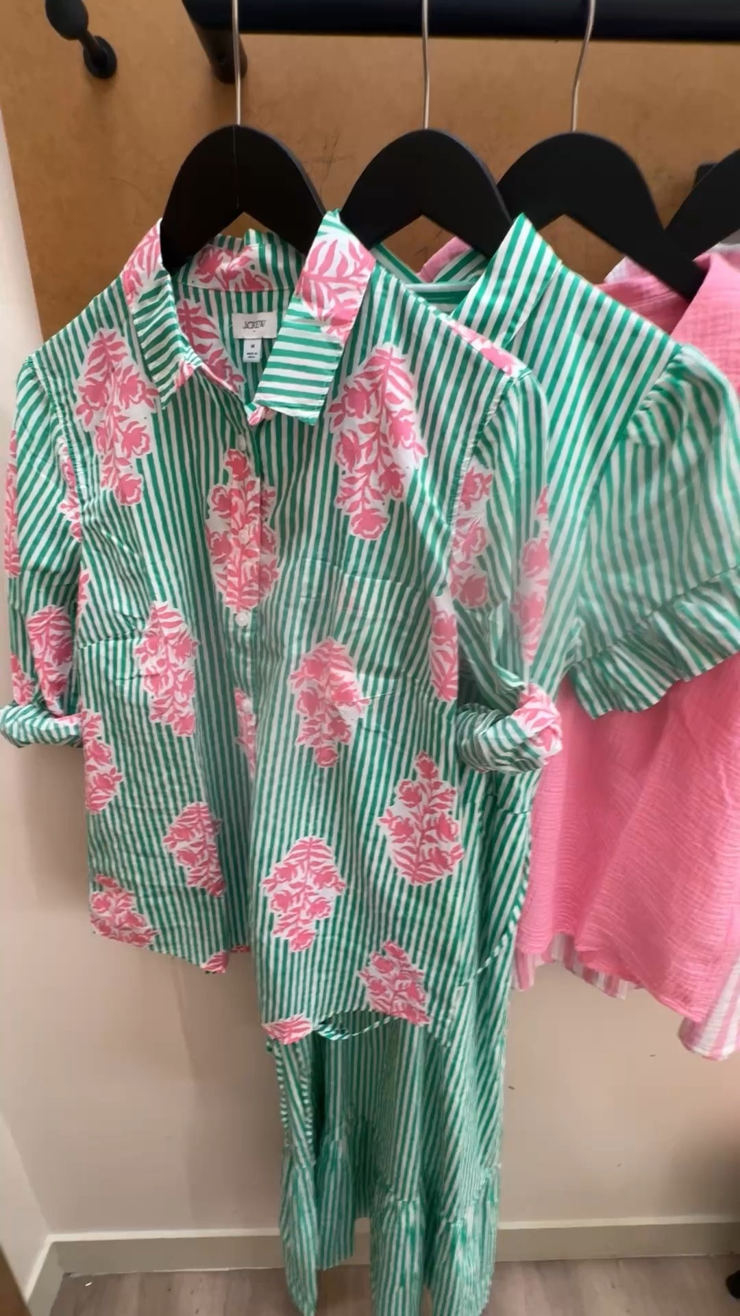 Ran back to J.Crew Factory to pick up another gauze set and found more goodness! Yall have seen me in the green set that I wear on repeat! Everything is AT LEAST 50% off and for 2 days you can get an additional 20% off online only!!! What???

EXTRA 20% OFF ORDERS $100+ with code BEACHY online only

#LTKdayinmylife #LTKOver40 #LTKSaleAlert
