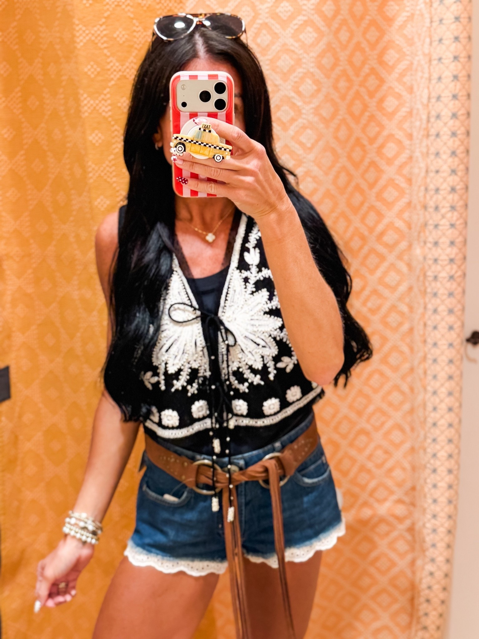 Love this fun vest!
Size small 
26 shorts

#LTKootd #LTKSeasonal