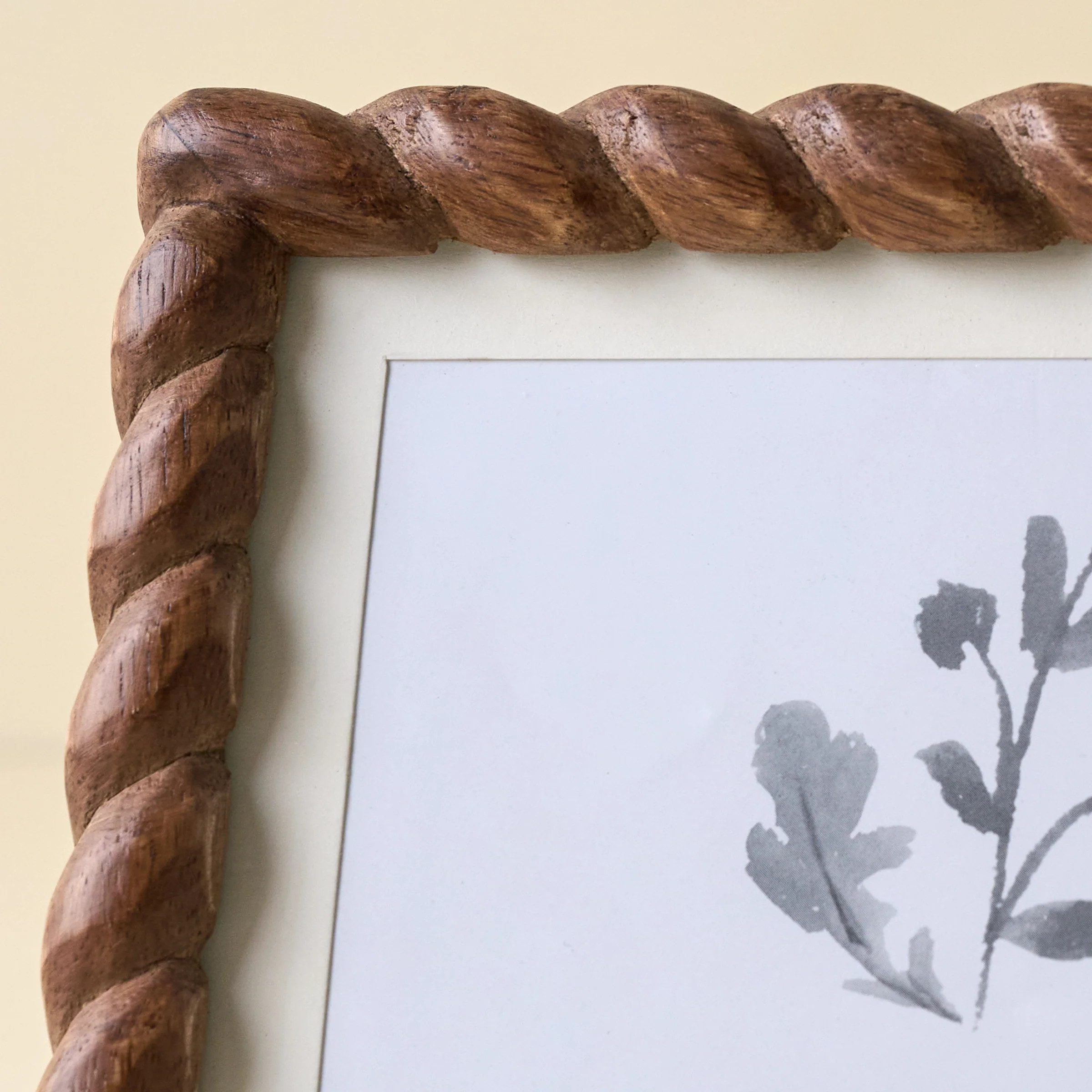 Lorrie Twisted Wood Frame | Magnolia