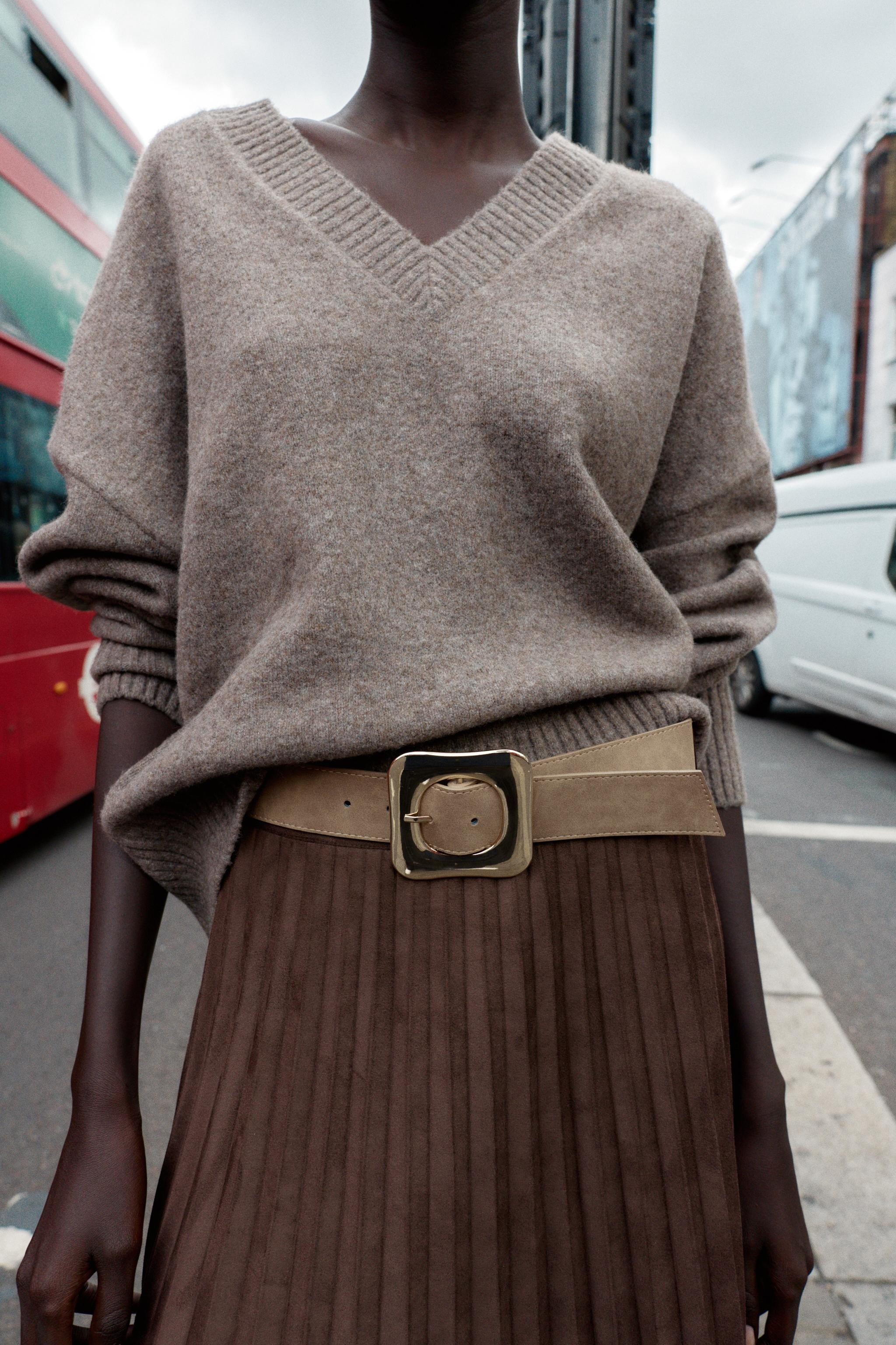 SOFT KNIT V-NECK SWEATER | Zara UK