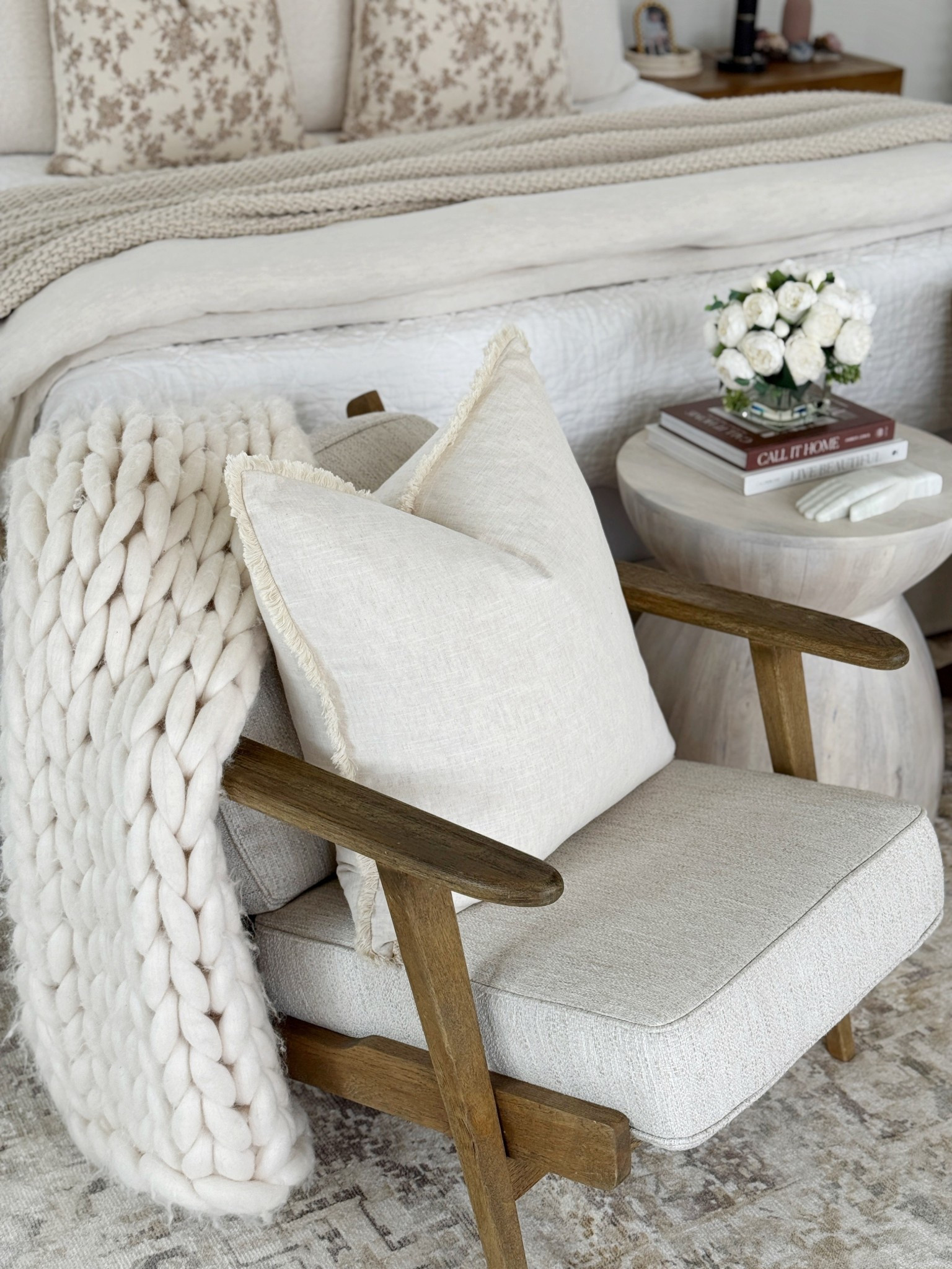 Accent chair styling at the end of a bed🌿

Spring home decor
Amazon pillow 
Bedroom 

#LTKHome