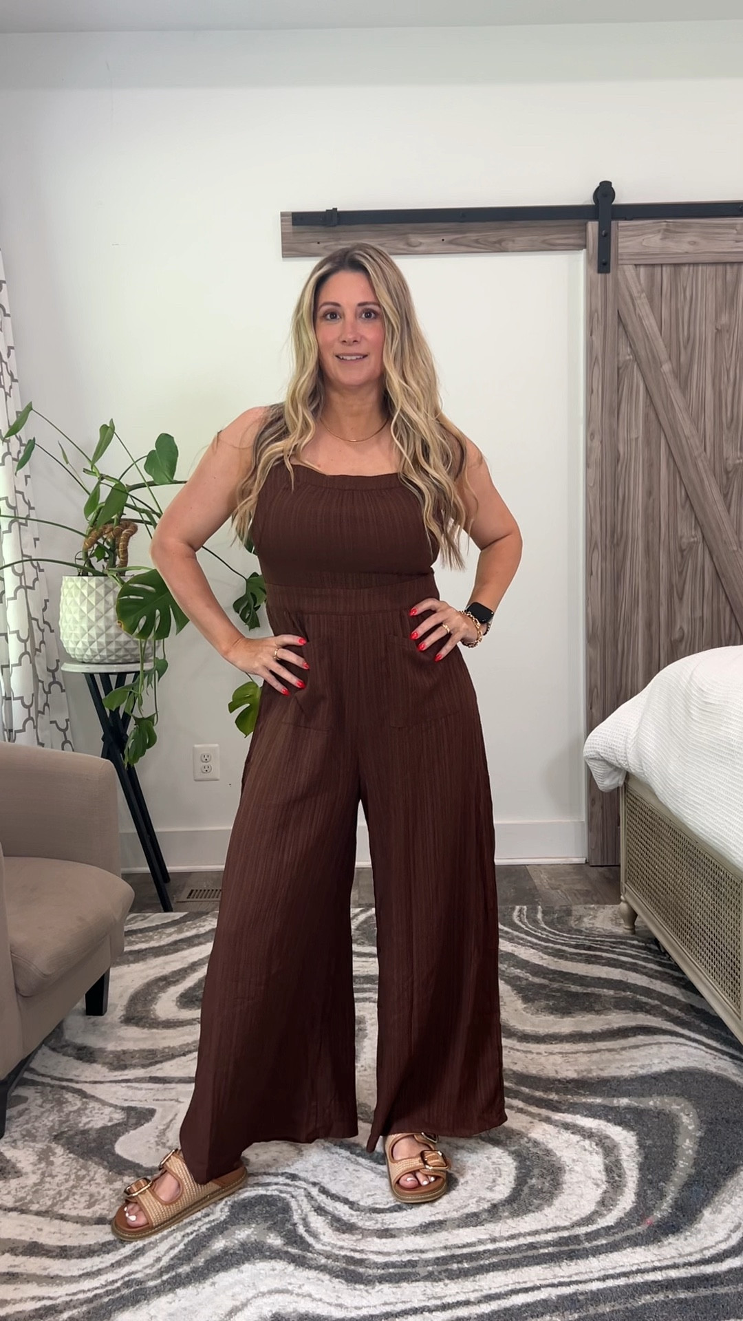 Always love a comfy outfit for any day and this one's really it for me! Love the color and the two pockets, which are so handy to just put your small essentials. Just the perfect outfit to wear for a farmer's market kind of day!
#weekendoutfit #everydaywear #fashioninspo #stylingtips

#LTKSeasonal #LTKStyleTip #LTKU