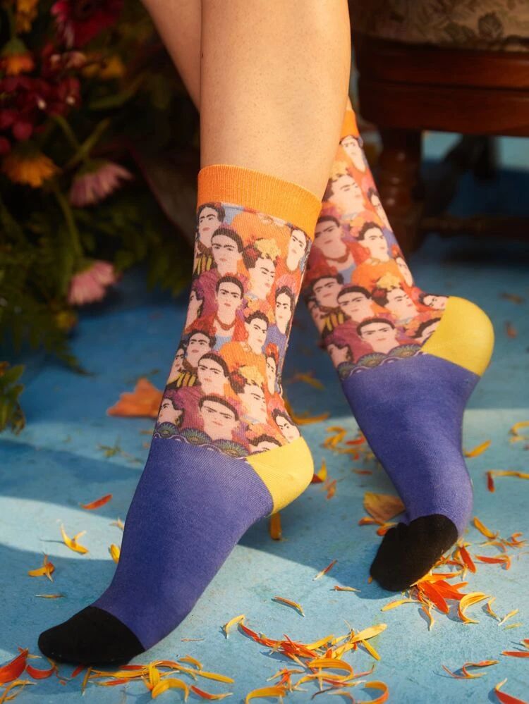 Frida Kahlo X SHEIN Figure Graphic Crew Socks | SHEIN