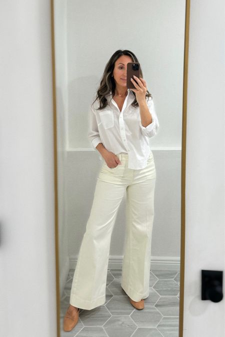 The most comfortable wide leg jeans!  I will be living in them this spring and summer. They have a nice amount of stretch. True to size for me. If in between sizes - size up. 


#talbotspartner #travelwithTalbots #mytalbots #modernclassicstyle 
