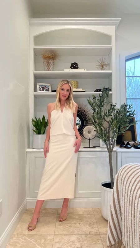 The most stunning, classic, chic, neutral midi set. Runs totally tts. I take the small and the size 4 

Resort dress
Maxi dress
Wedding guest dress
Spring break dress 

#LTKstyletip