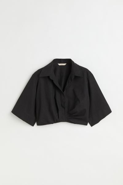 New ArrivalCropped blouse in woven fabric with a resort collar, concealed fastening at the front ... | H&M (UK, MY, IN, SG, PH, TW, HK)