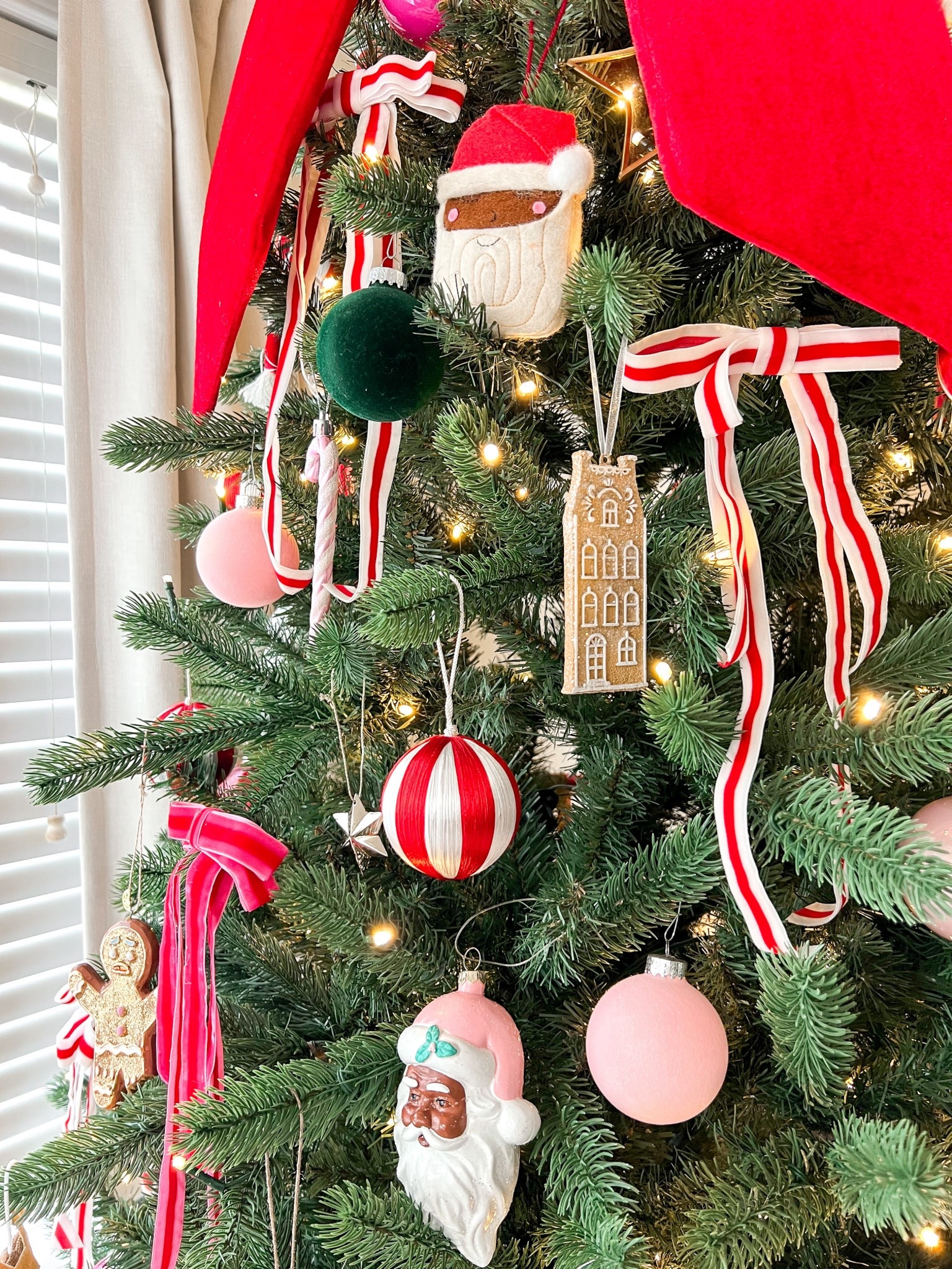 Twinkle light Christmas tree under $200! 

#LTKHome #LTKHoliday #LTKSeasonal