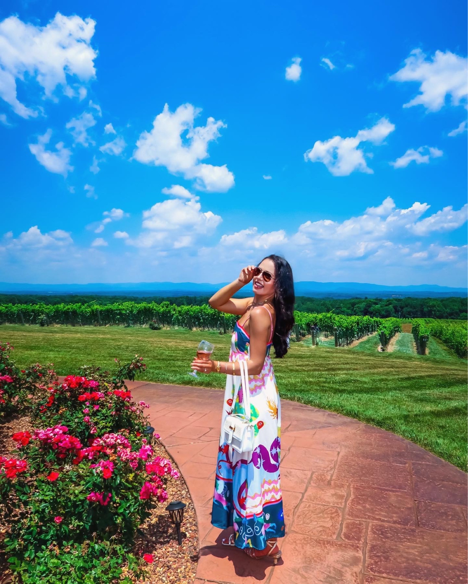 Under $20 amazon floral print maxi dress (small, 5+ colors), rayban aviators, under $35 target gold sandals (tts) and under $30 amazon rattan purse — a perfect summer designer inspired look! #founditonamazon 


#LTKShoeCrush #LTKFindsUnder50 #LTKSaleAlert