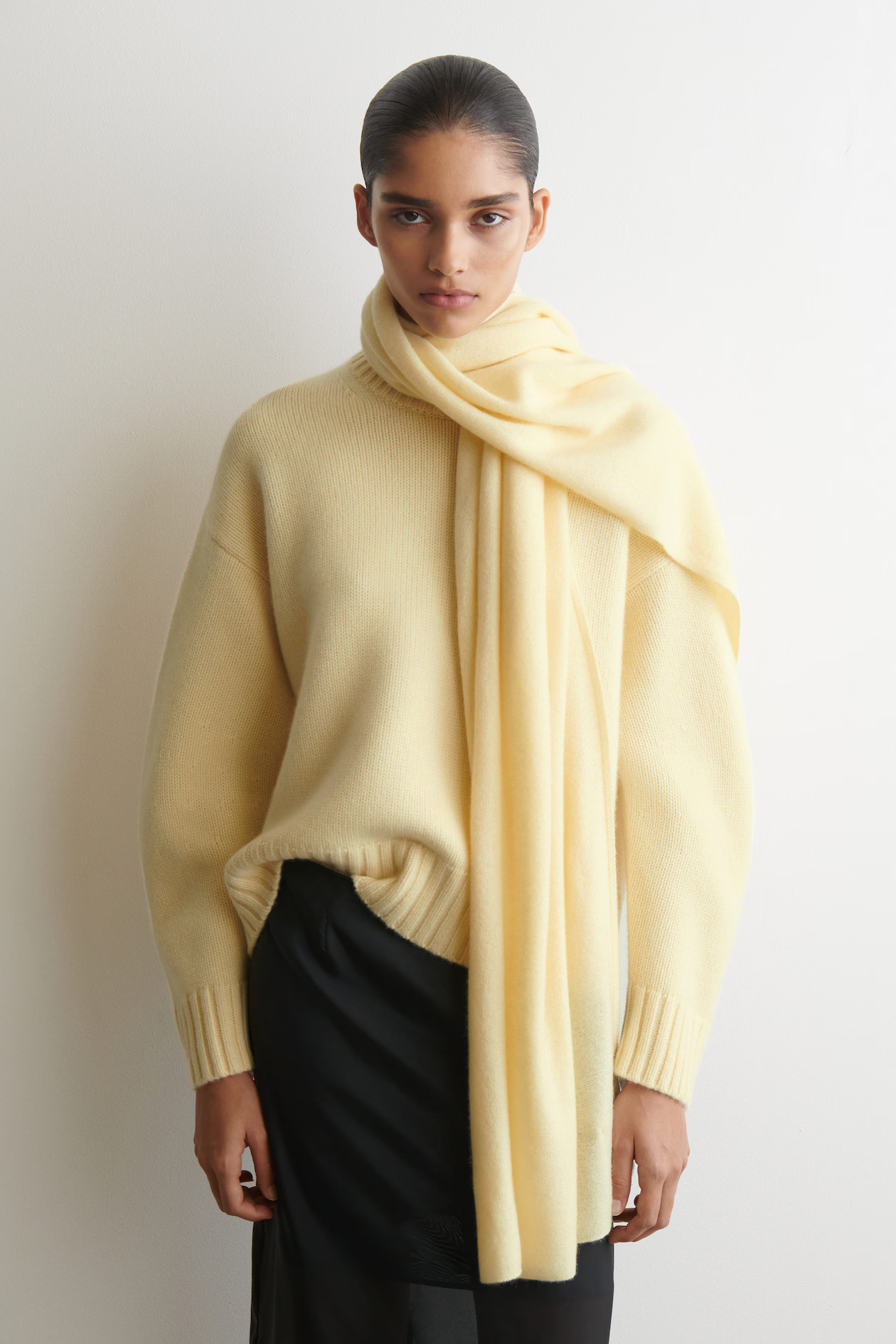 CHUNKY CASHMERE CREW-NECK JUMPER - BUTTER YELLOW | COS GB | COS UK