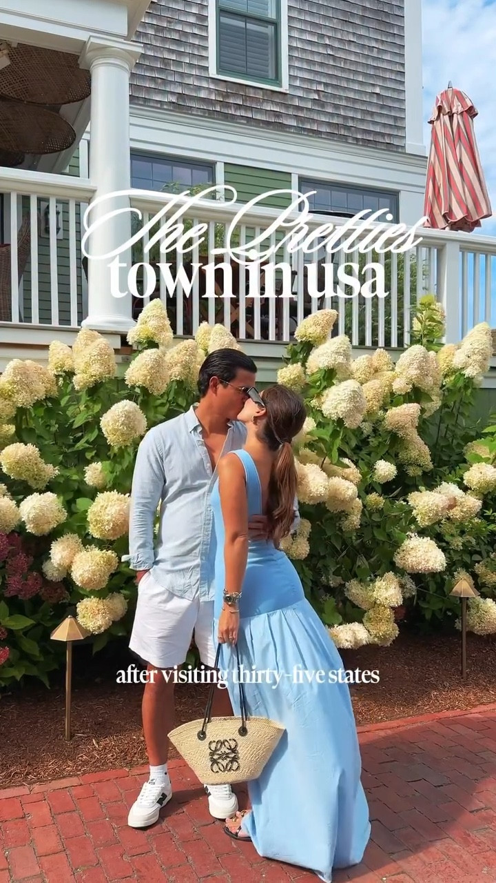 Con quién harías este date en la casa? 
You asked for the best piña coladas and I deliver 🤌

✨Si te quieres vestir como nos vestimos en el vídeo: TODOS los enlaces están en mi biografía.

 #TasteTheTrip