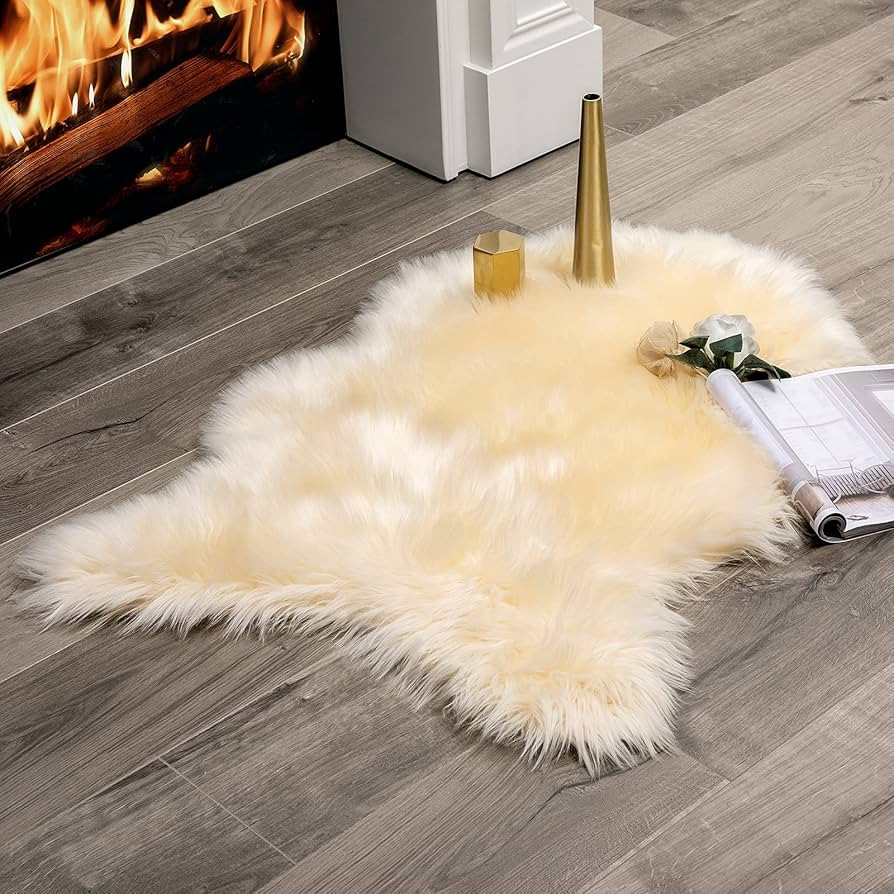 MIULEE Fluffy Rug Soft Shaggy Faux Fur Area Rug Luxury Plush Sheepskin Carpet for Bedroom Living ... | Amazon (US)