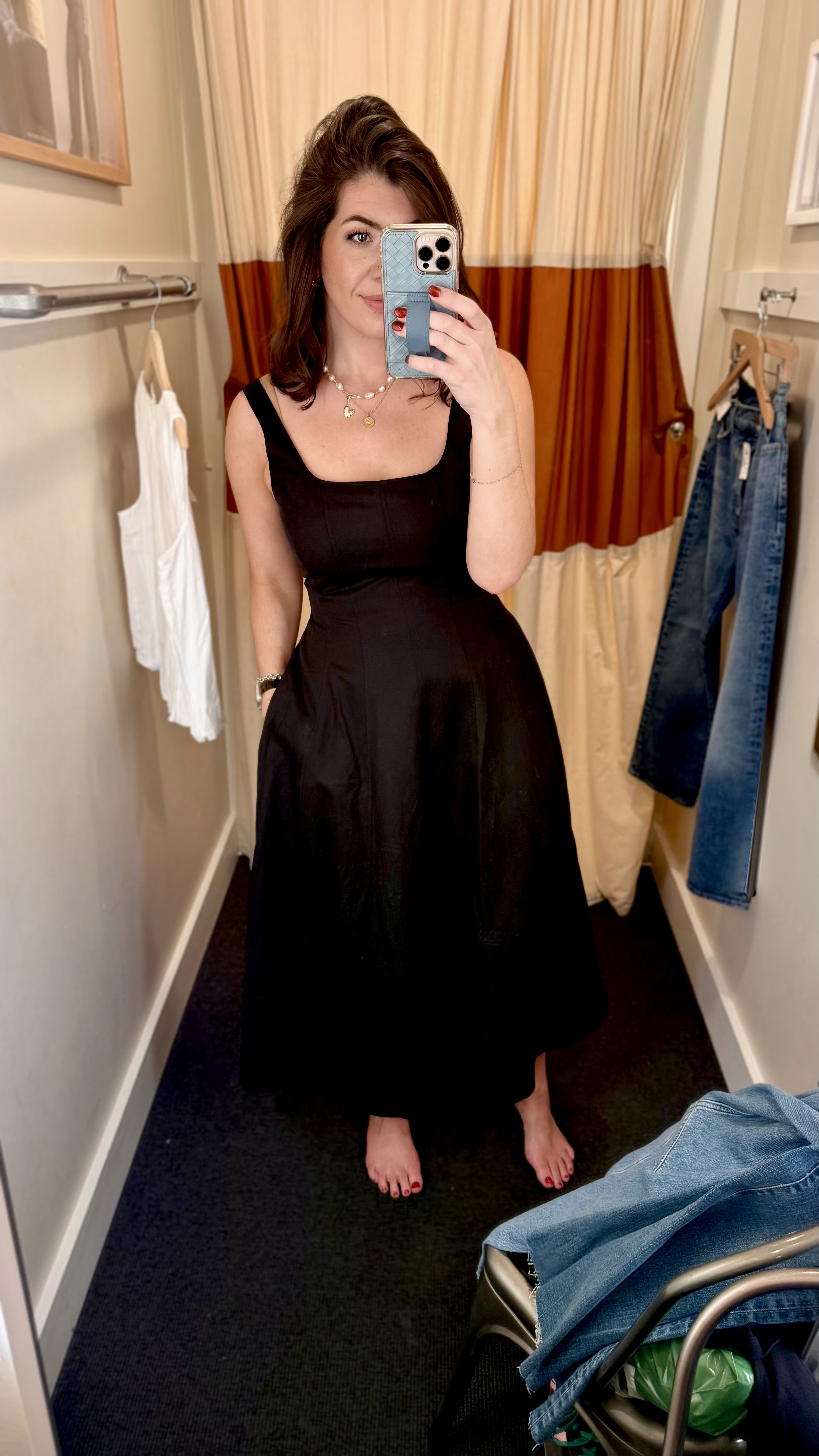 In an 8 in the black denim twill dress 

#LTKMidsize #LTKStyleTip #LTKWedding