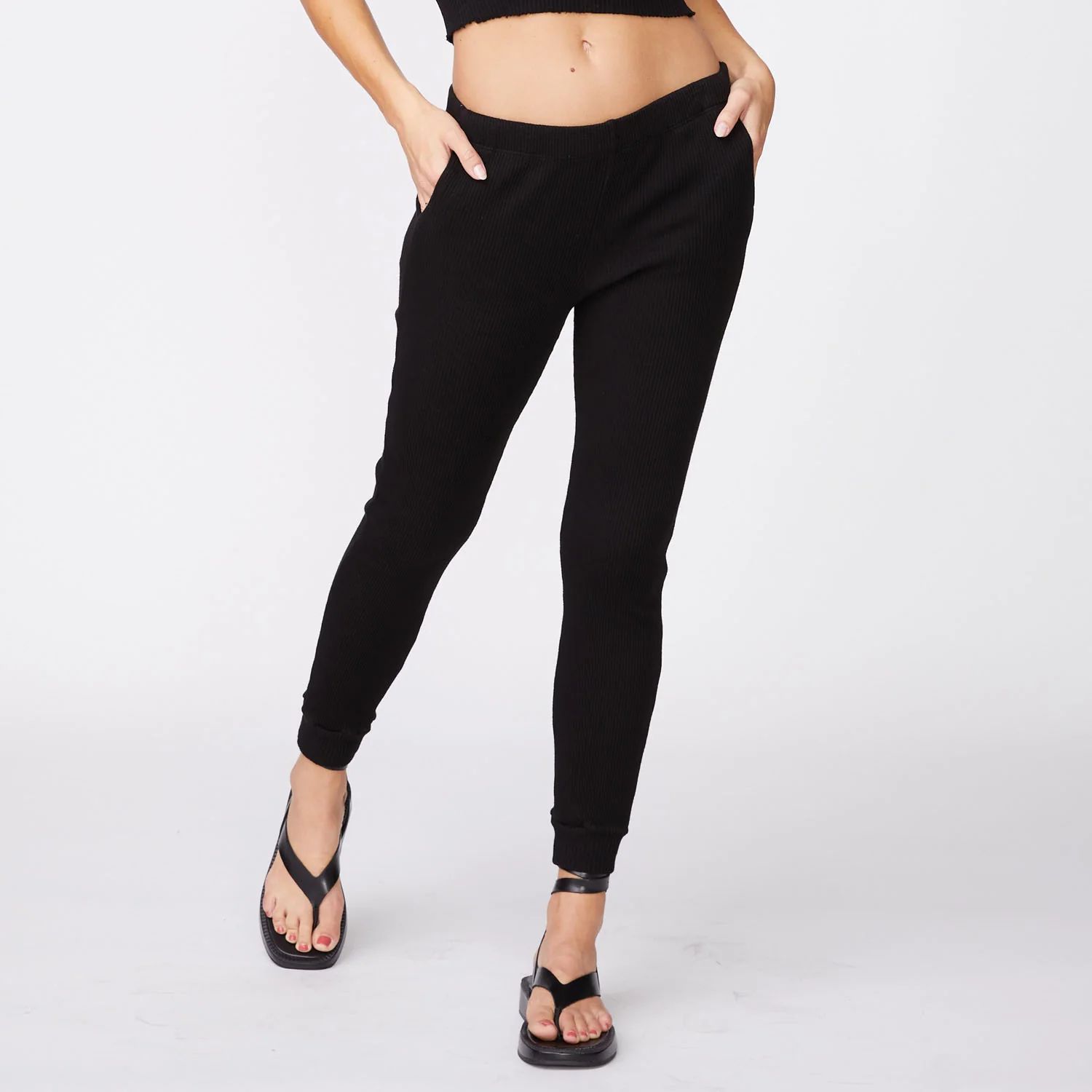MONROW ARCHIVES Oat Rib Jogger in Black, Size Small | Monrow