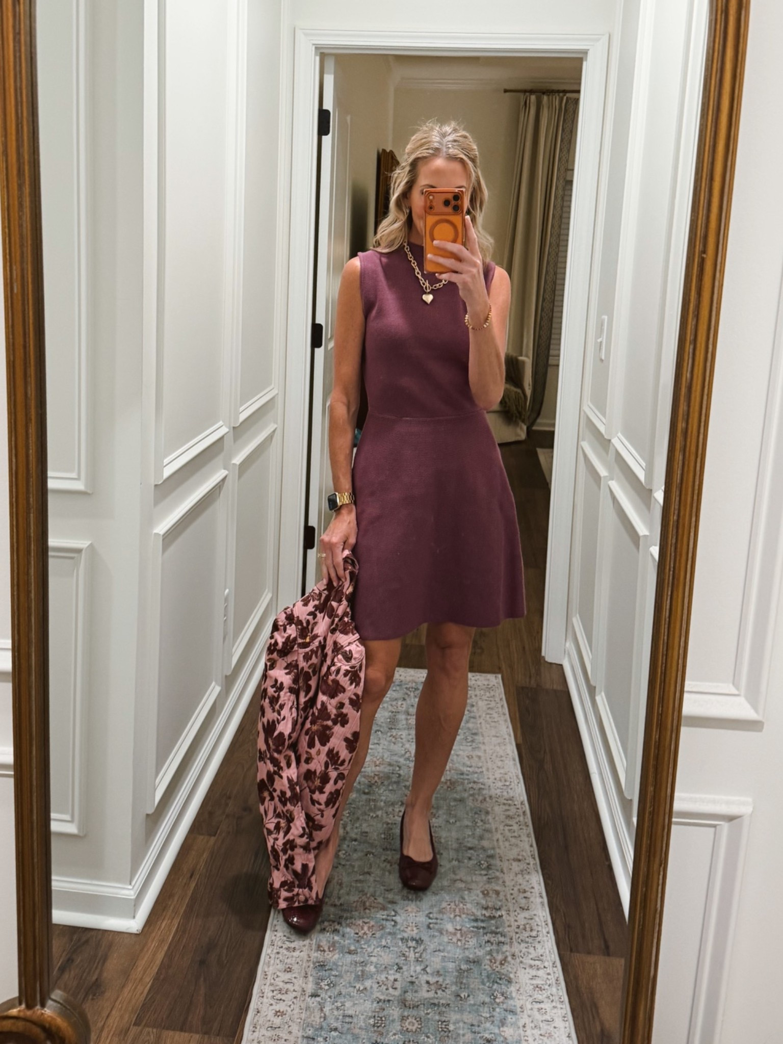 Today’s outfit of the day is this super comfortable dress from scoop under $35 wearing a size extra small… Paired with this scoop cropped fitted jacket also under $35 size extra small