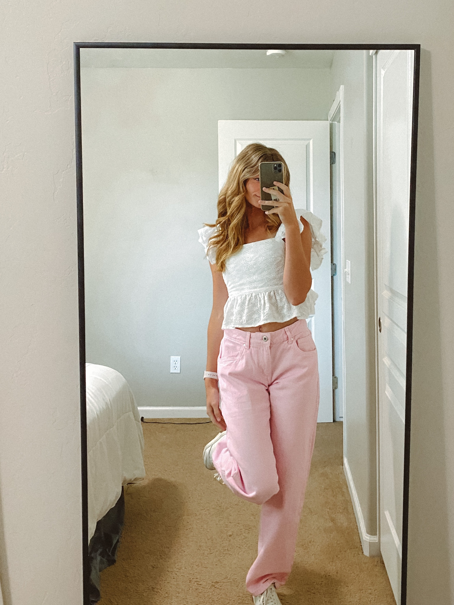 i never knew this would be such a popular fit otherwise i would have made my room a little cuter haha 🤍 these exact pants are discontinued from cotton on, but i’ve linked a few adorable alternatives that would be just as cute for spring 🌸💗

#LTKSale #LTKSeasonal #LTKFind