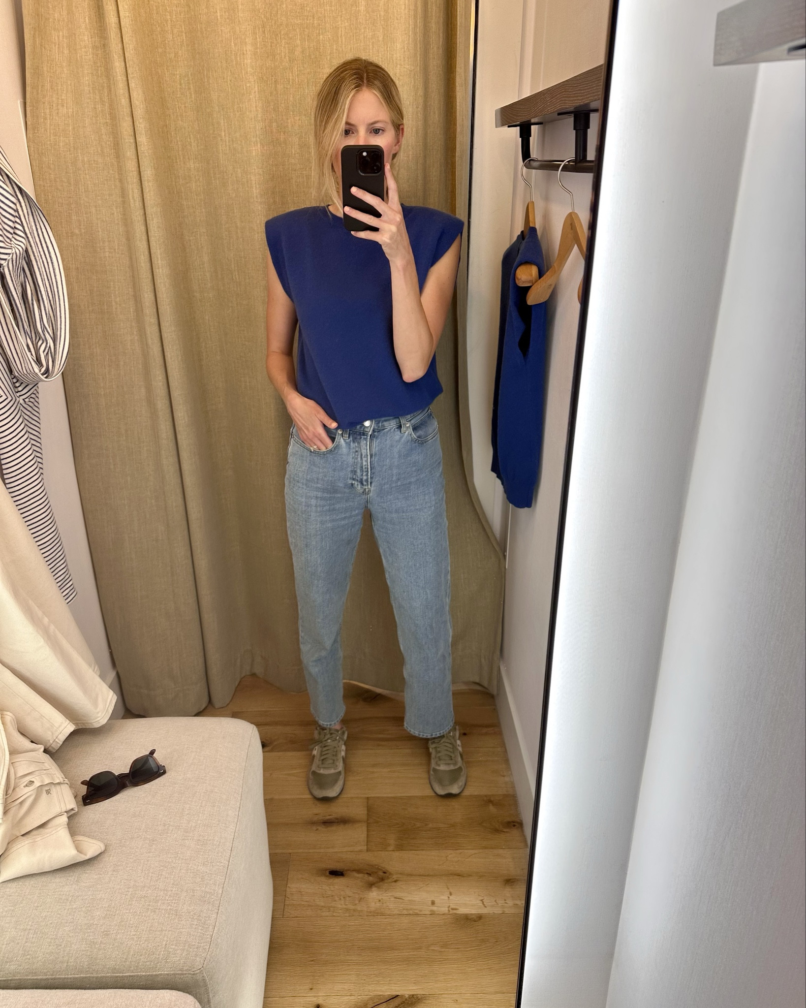 shopping IRL… it’s been a minute. found some cute fall staples and one statement purse 😍

#LTKSeasonal #LTKItBag