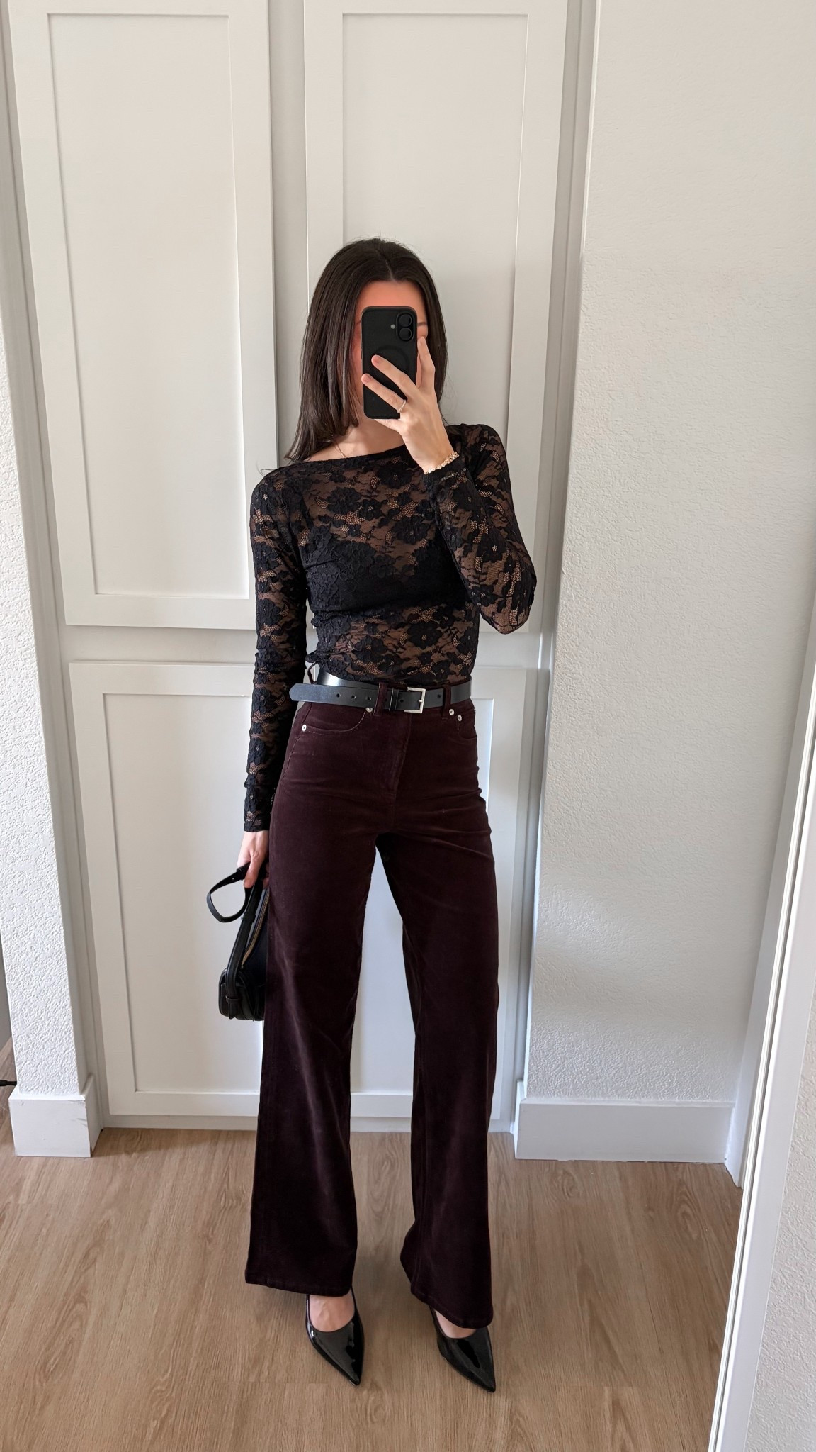 I’m 5’7” wearing size XS in the corduroy pants (linking similar ones too) and S in the top! 

#LTKSeasonal #LTKootd