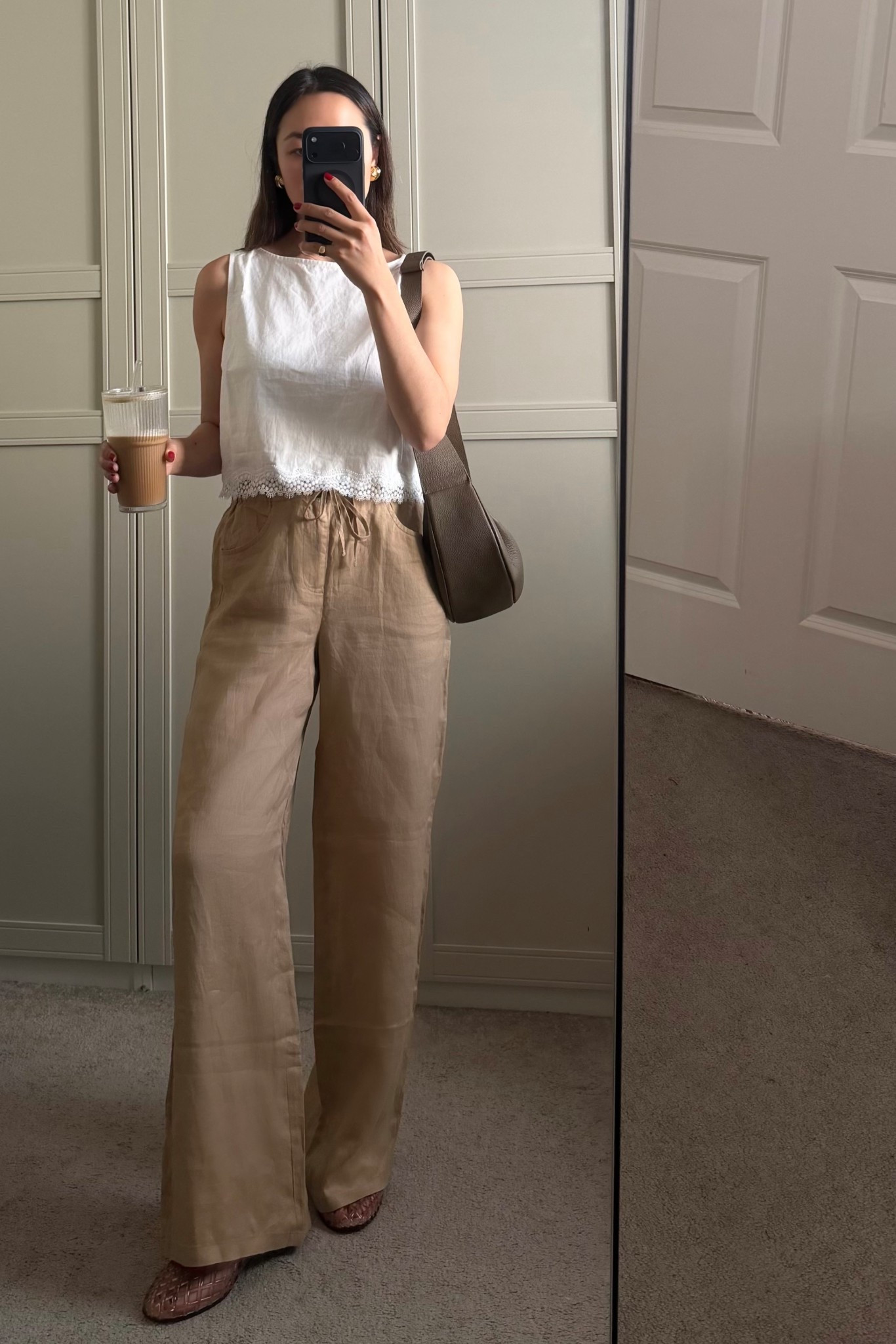 Warm weather spring outfit 

Gap tank - small, 50% off 
BR wide leg linen pants - xs reg

Casual outfit 


#LTKootd