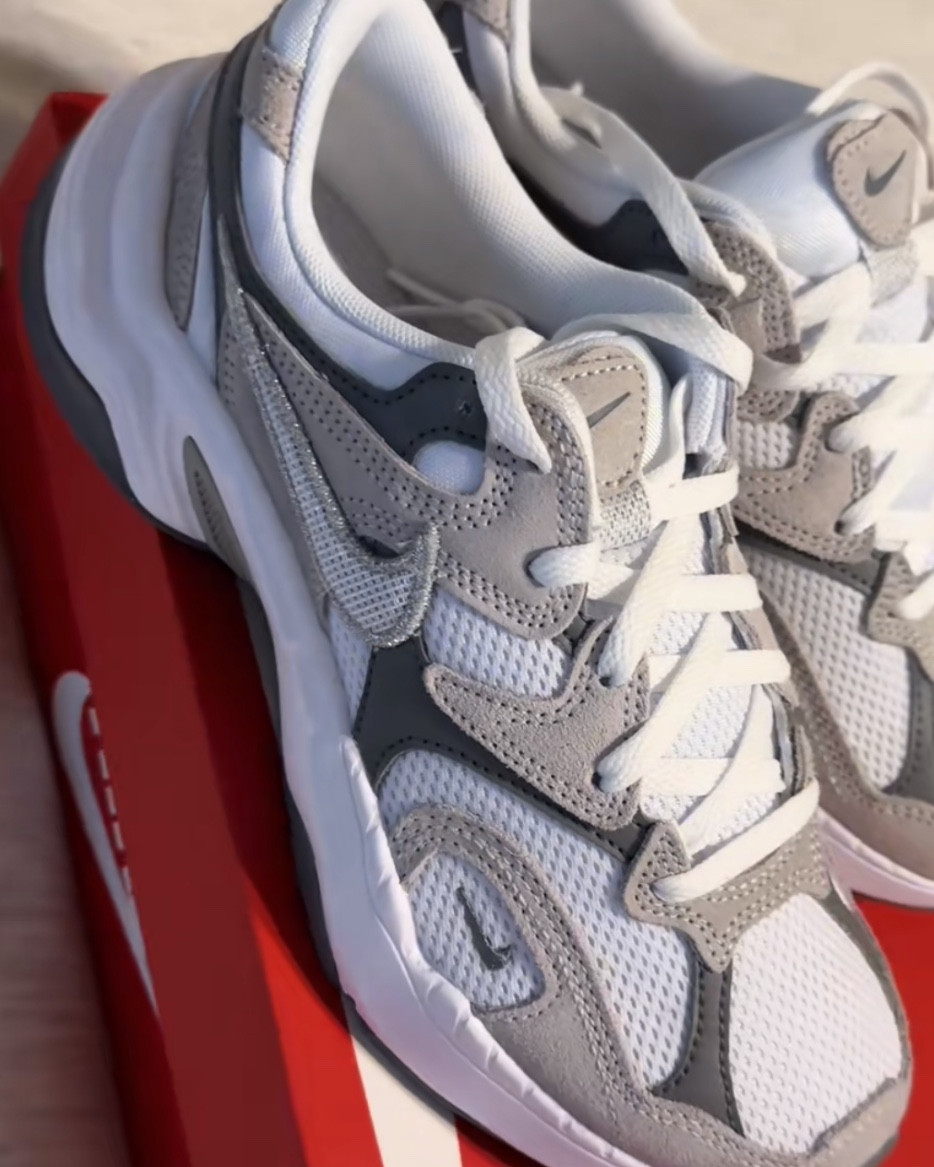 Nike AL8 sneakers- I size down to size 5!

Dad shoes
90s styles
Sneakerhead


#LTKShoeCrush #LTKActive #LTKxVICI