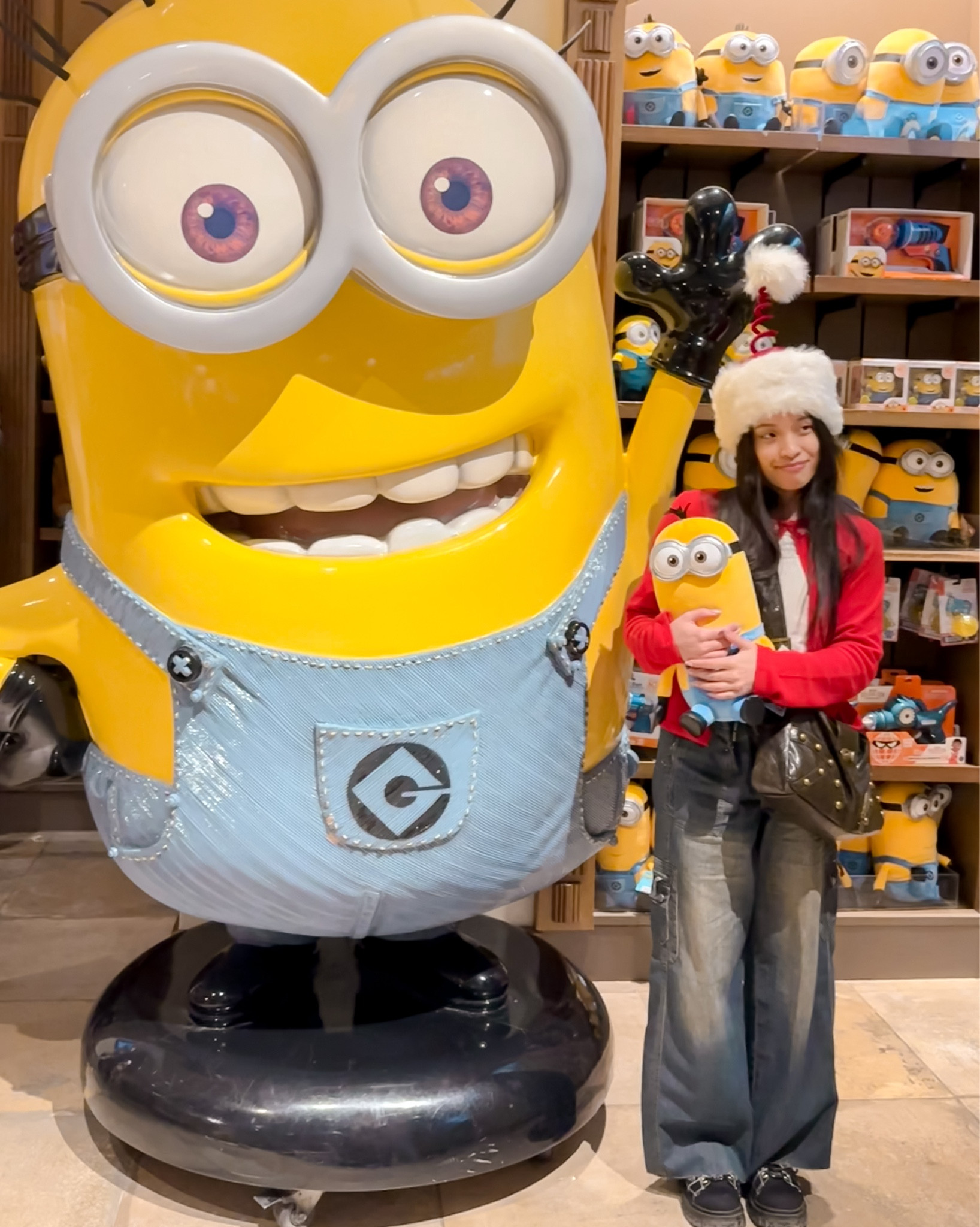 Holiday / theme park outfit idea:
Red knit on top, classic denim on the bottom.
Comfy enough for long walks, cute enough for every photo.
Simple, cozy, and a little bit festive — perfect for rides, snacks, and all-day fun. 🎡🍿

#ThemeParkOutfit #HolidayOutfitIdea #RedKnit #DenimOutfit #ComfyCute #CasualStyle #TravelOutfit #ParkDayLook #OutfitInspo #OOTDstyle

#LTKHoliday #LTKootd #LTKItBag