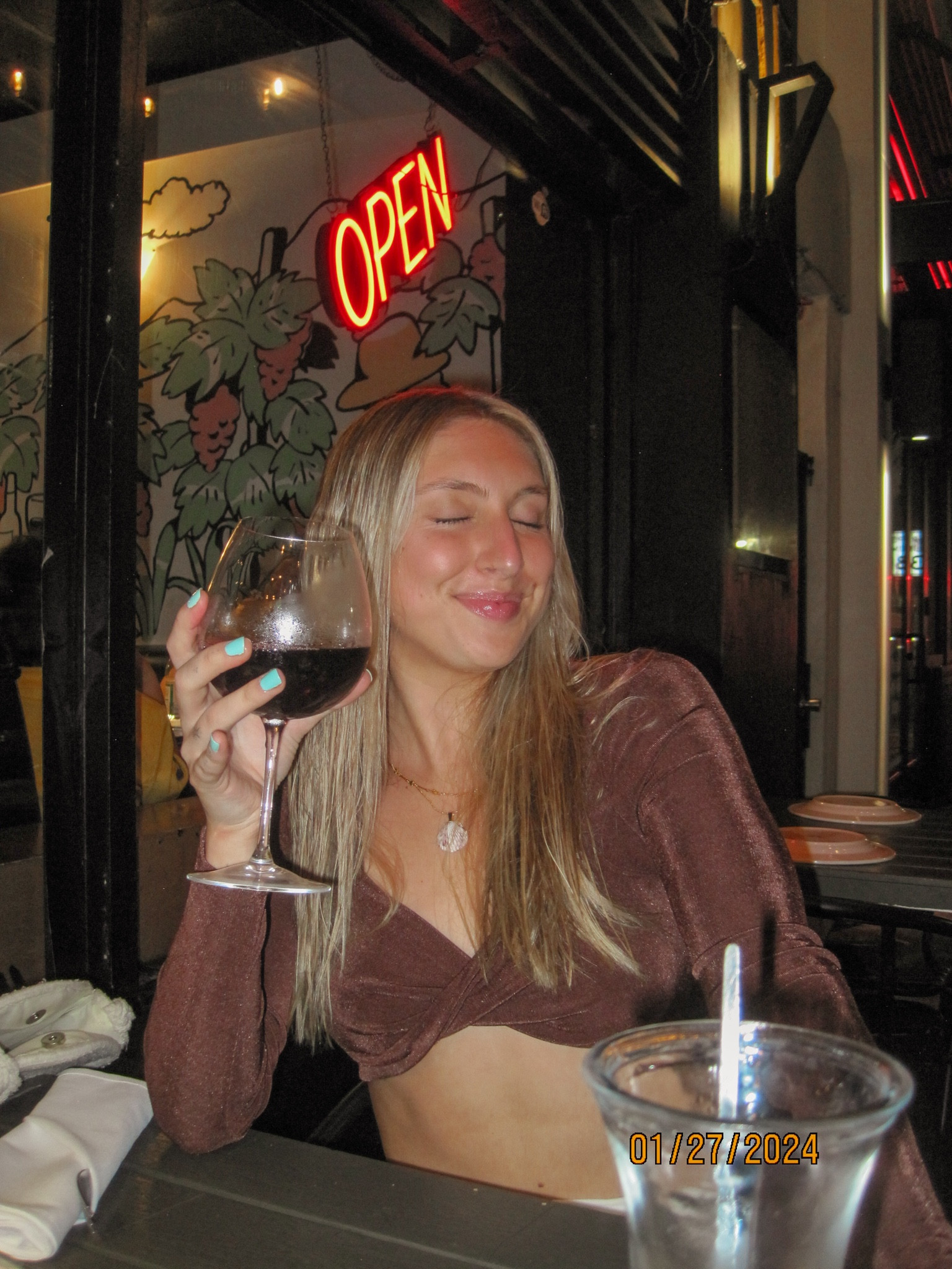 Brown long sleeve cropped sparkle top 🤎 this may be my new fav top hehe 

Size: mediumm

#LTKSeasonal #LTKMostLoved #LTKU