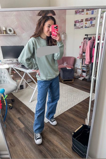 Comfy outfit with baggy jeans from Abercrombie + platform converse sneakers 

Abercrombie loose jeans under $100 // Abercrombie denim // baggy jeans under $100 // converse high top sneakers // platform high top sneakers 

#LTKStyleTip #LTKShoeCrush #LTKFindsUnder100