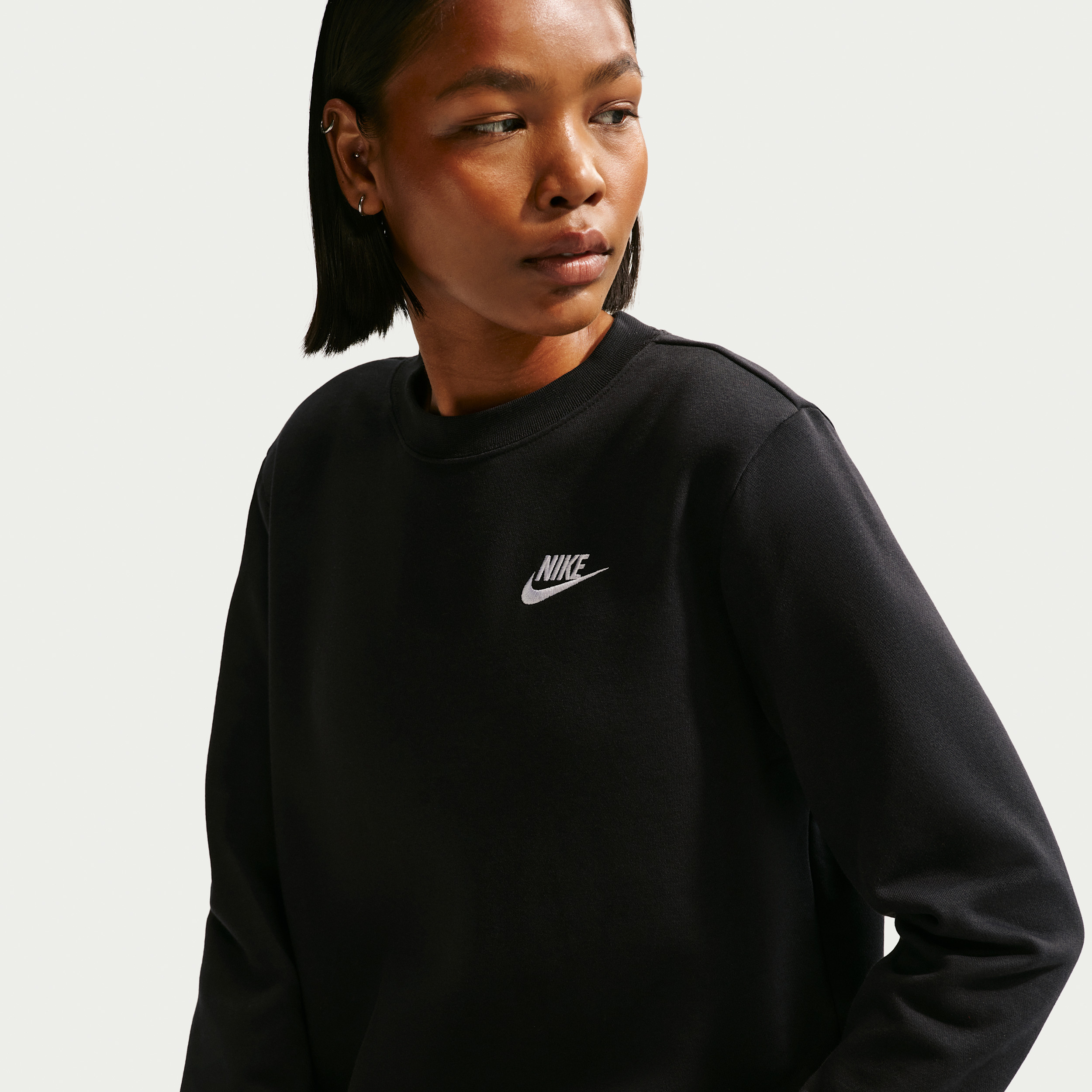 Women's Nike Sportswear Club Fleece Crew-Neck Sweatshirt in Black | DQ5473-010 | Nike (US)