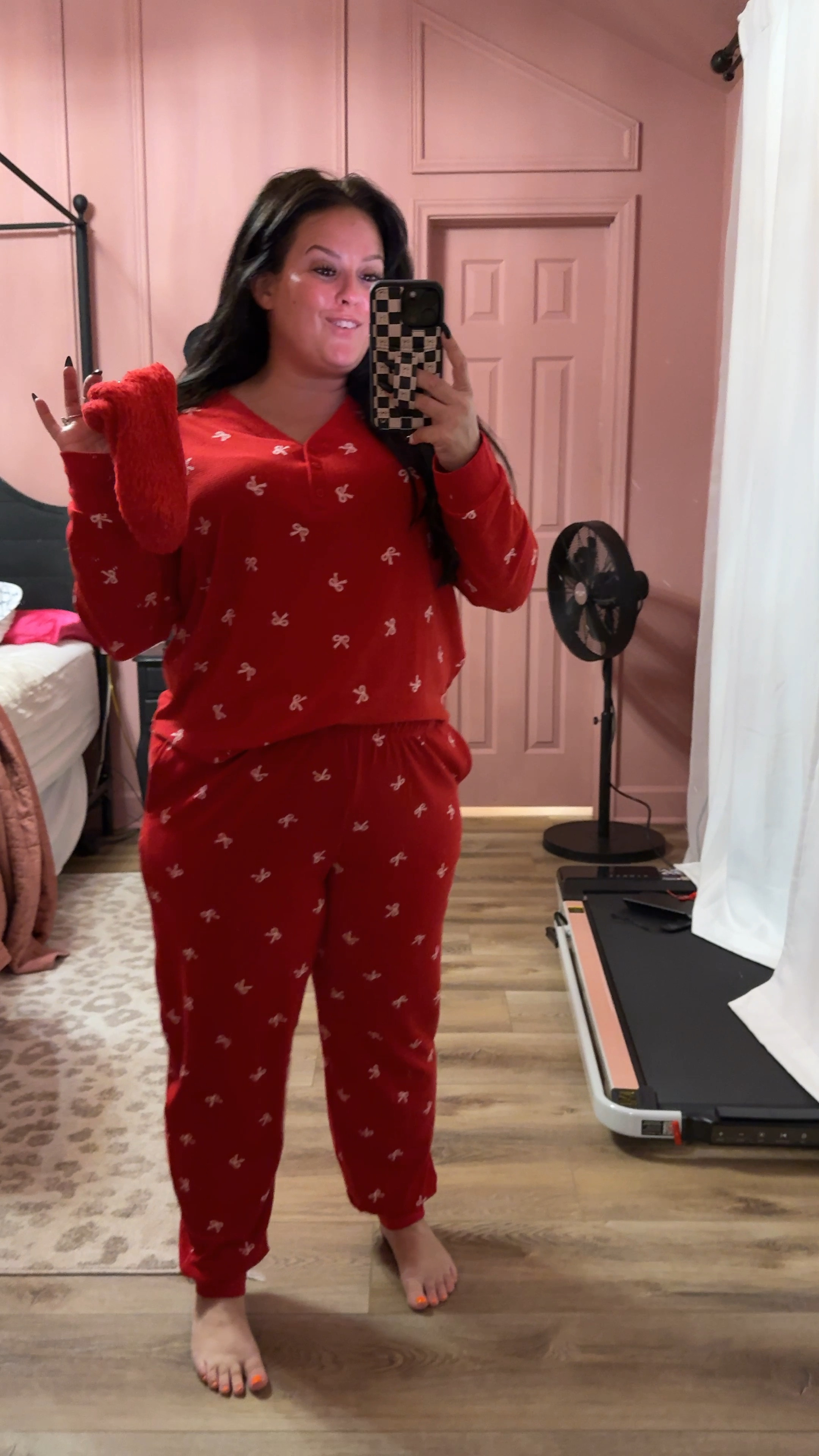 I usually wear large but with pajamas I love oversized so I got a xl - I am 5.1 and weigh 200. 

#LTKVideo #LTKSeasonal #LTKHoliday