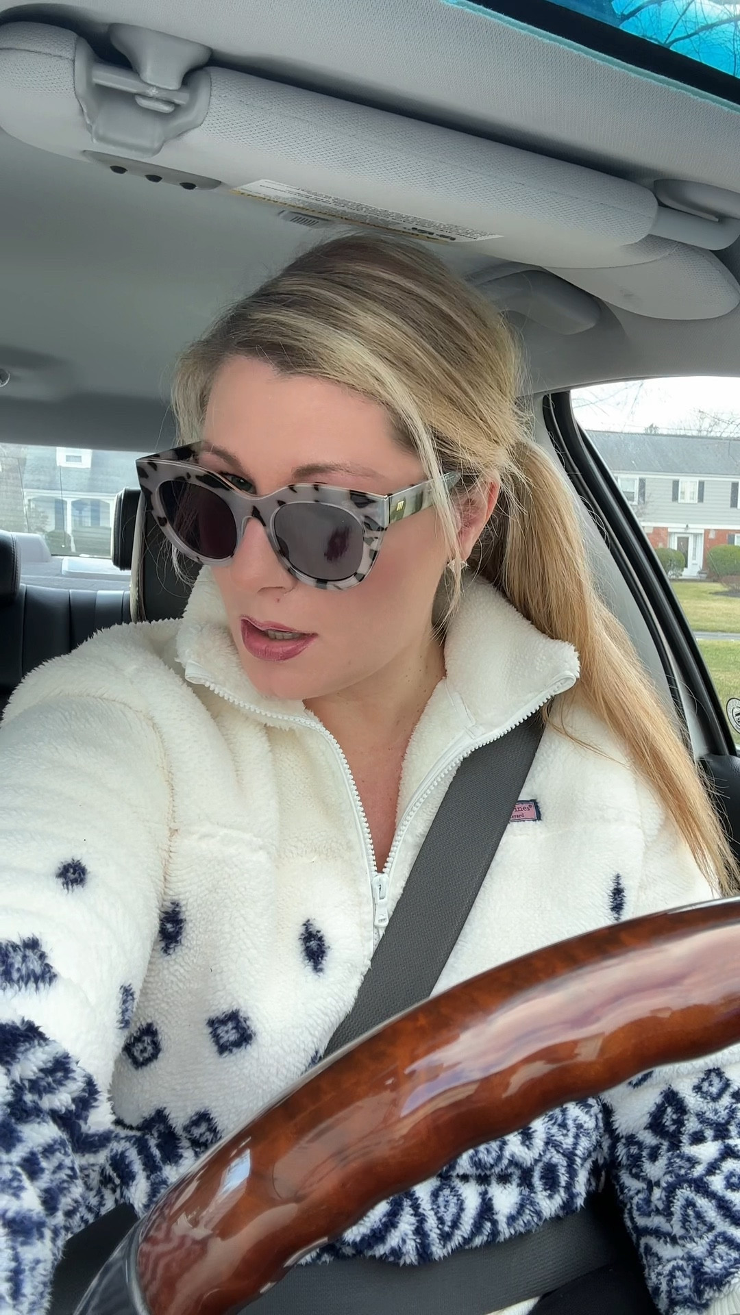 On days when I’m in leggings I love pairing them with this super plush VV quarter zip over a sports bra or workout tank. It’s like wearing a hug ❤️

#LTKover40 #LTKVideo #LTKGiftGuide