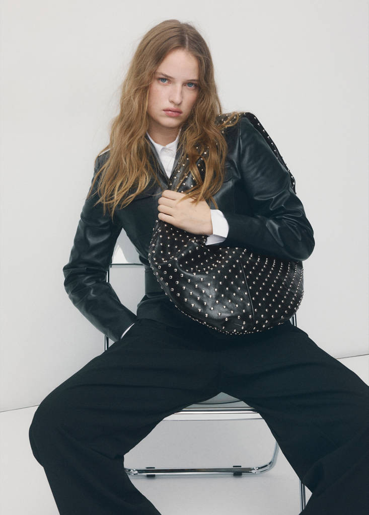 Oval studded shoulder bag black - Woman - One size - MANGO | Mango (US/MX/AU)