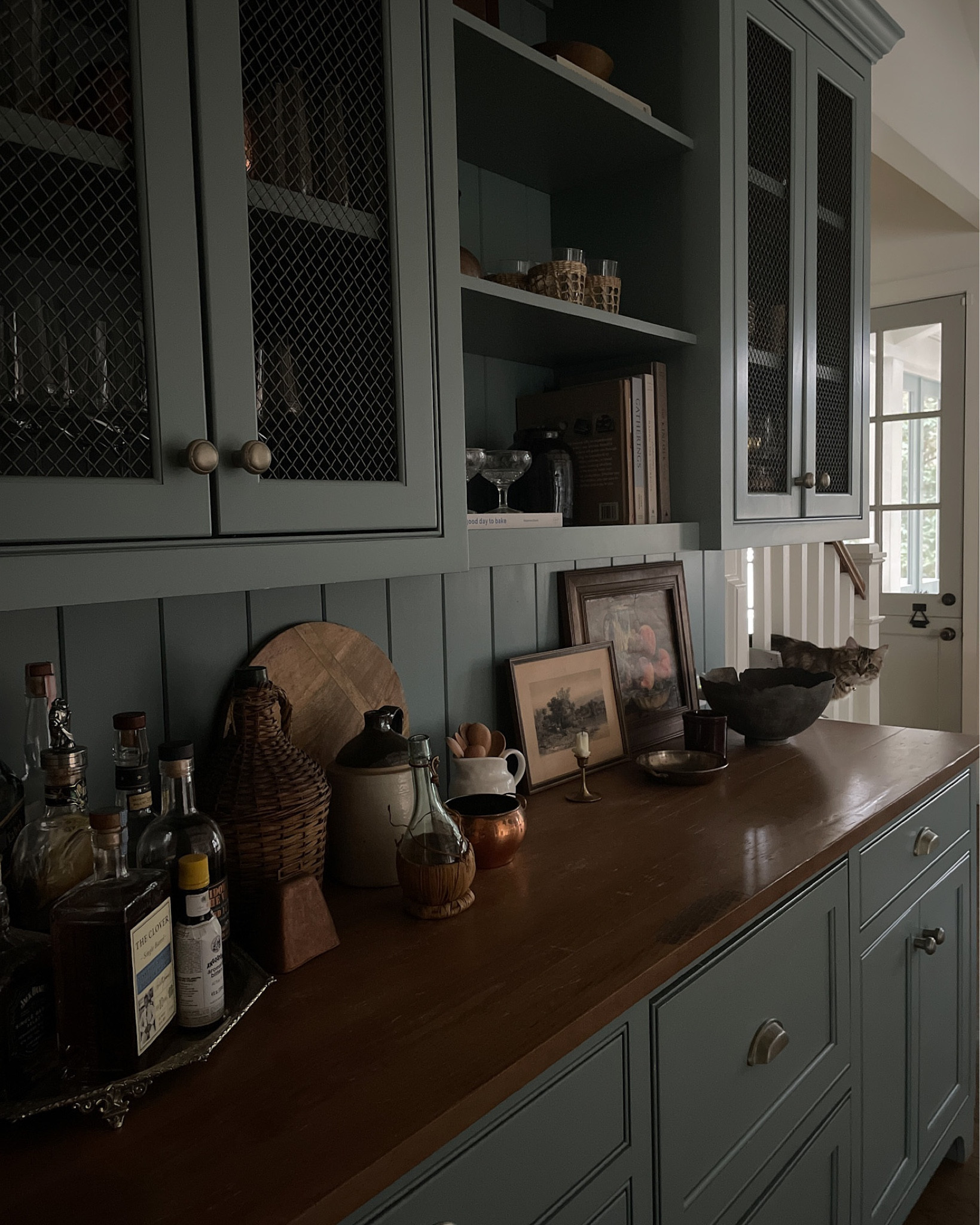 Cottage kitchen, kitchen decor, kitchen, interior design 

curated kitchen, kitchen finds, collected, kitchen shelves, shelf styling, get the look 

#LTKunder50 #LTKhome #LTKunder100