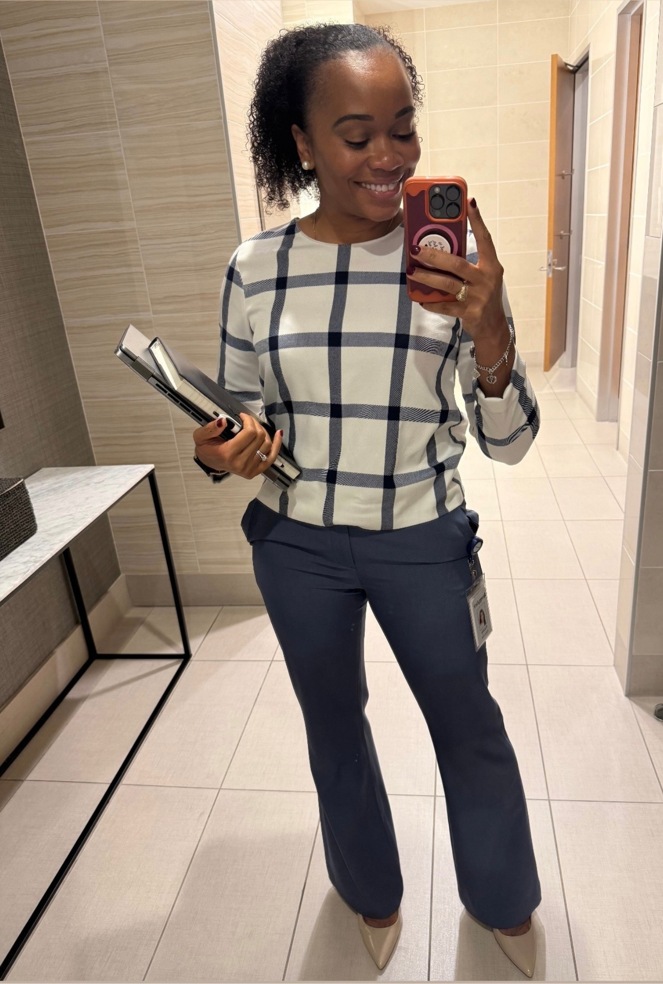 Workwear that works ✨ These Banana Republic trousers are a staple, styled with a clean Zara top for client-facing days. 🔗 Linked below

#LTKWorkwear #LTKFindsUnder100
