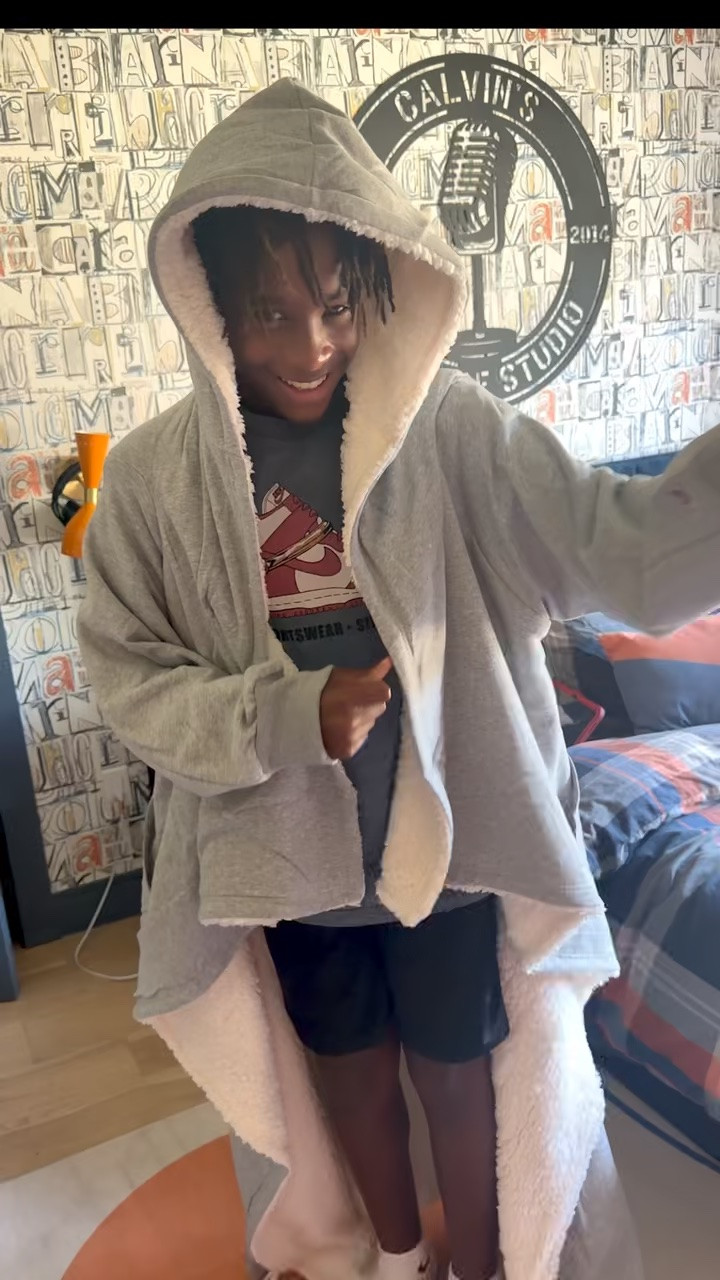 Even Calvin is trying to snuggle up in this new Target robe!

@‌target #target #targetpartner

#LTKMens