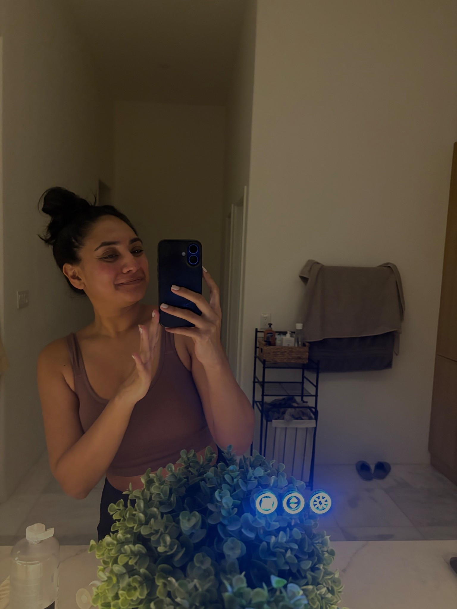 This workout top is so comfy to wear. Love how free itnis. Not tight at all. Workout top. Workout clothes. Sports bra

#LTKfitnessgoals #LTKActive #LTKSpringSale