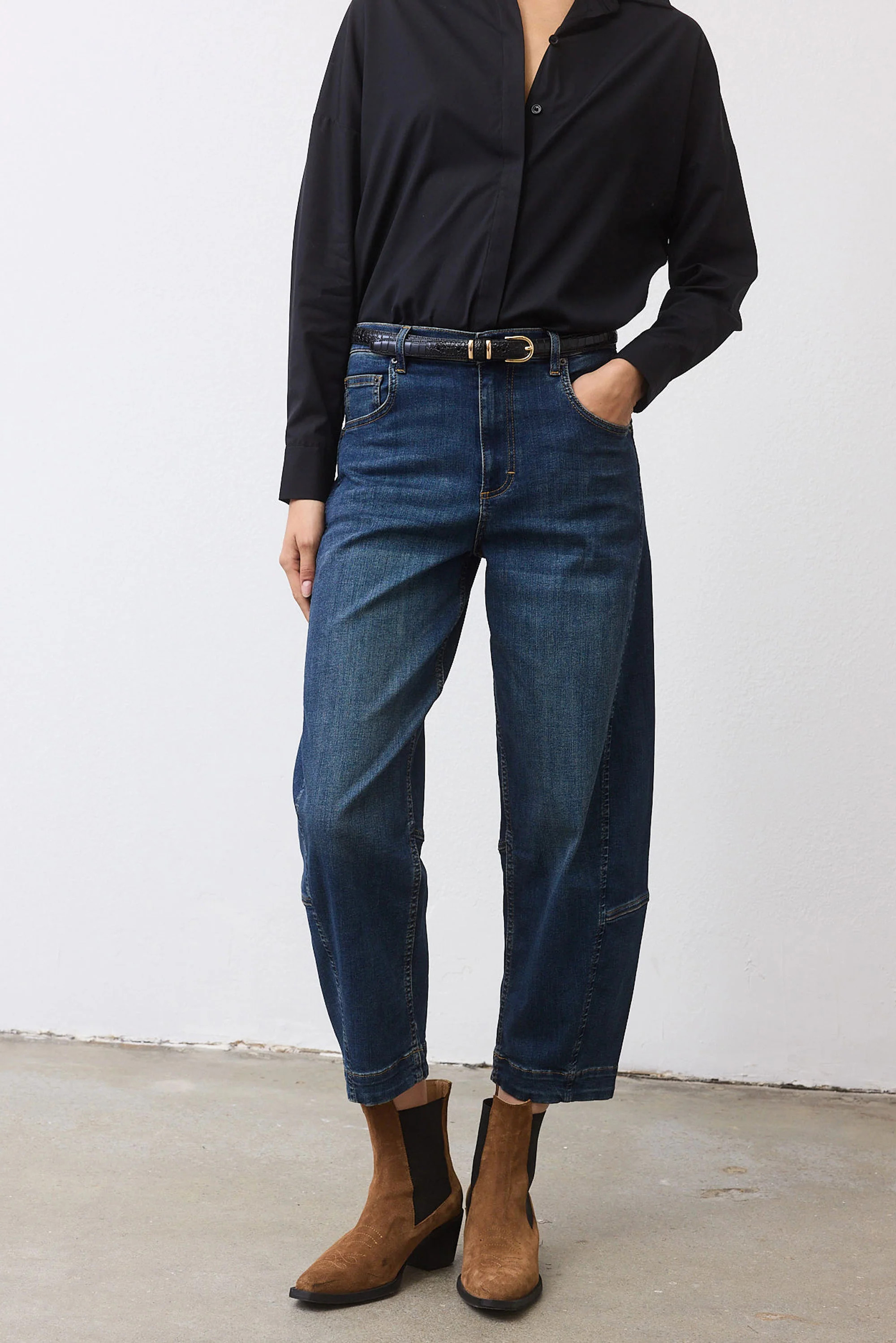 The Petite Ultimate Barrel Leg Jeans 2.0 | Petite Barrel Jeans - Ruti | Ruti