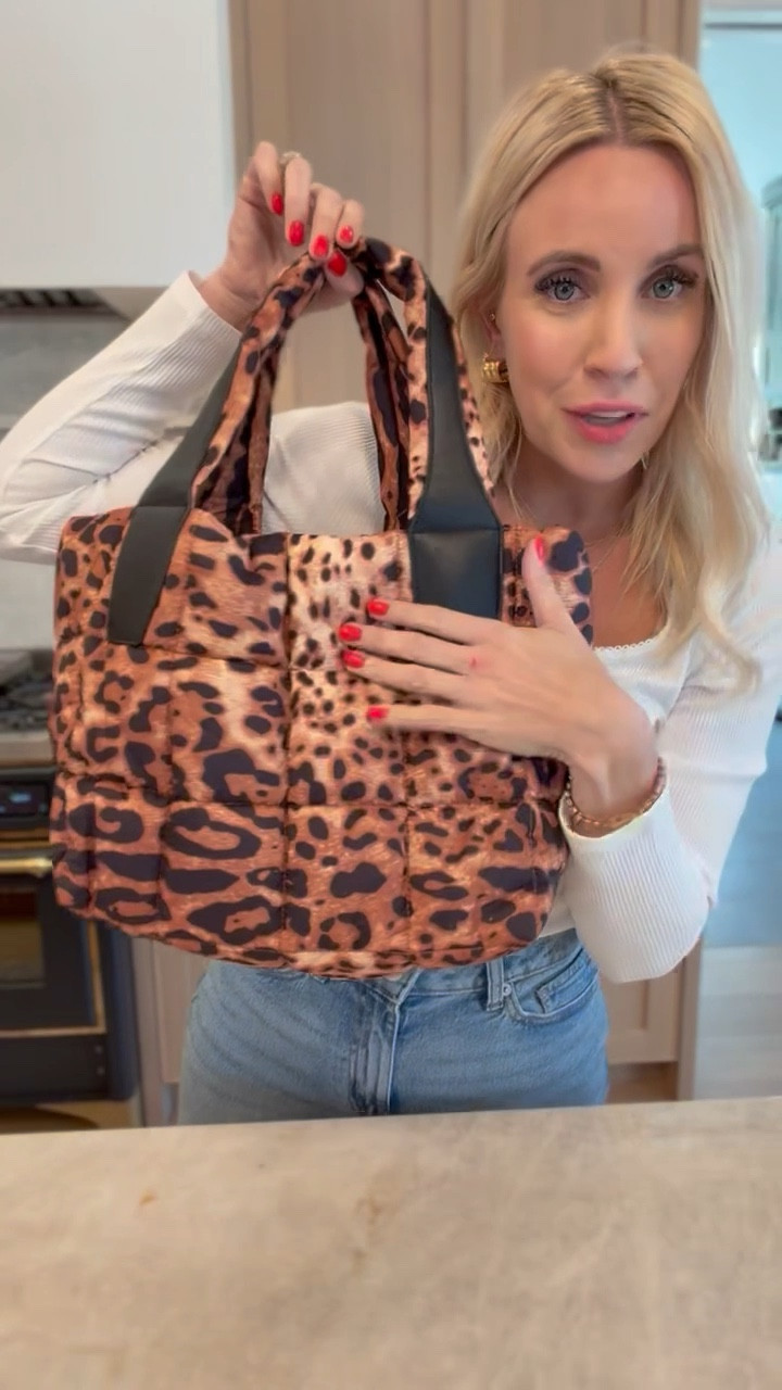 If you want the designer bag but can’t justify the price like me, try this one! It’s from Amazon and is perfection! 

#LTKdayinmylife #LTKootd #LTKgrwm