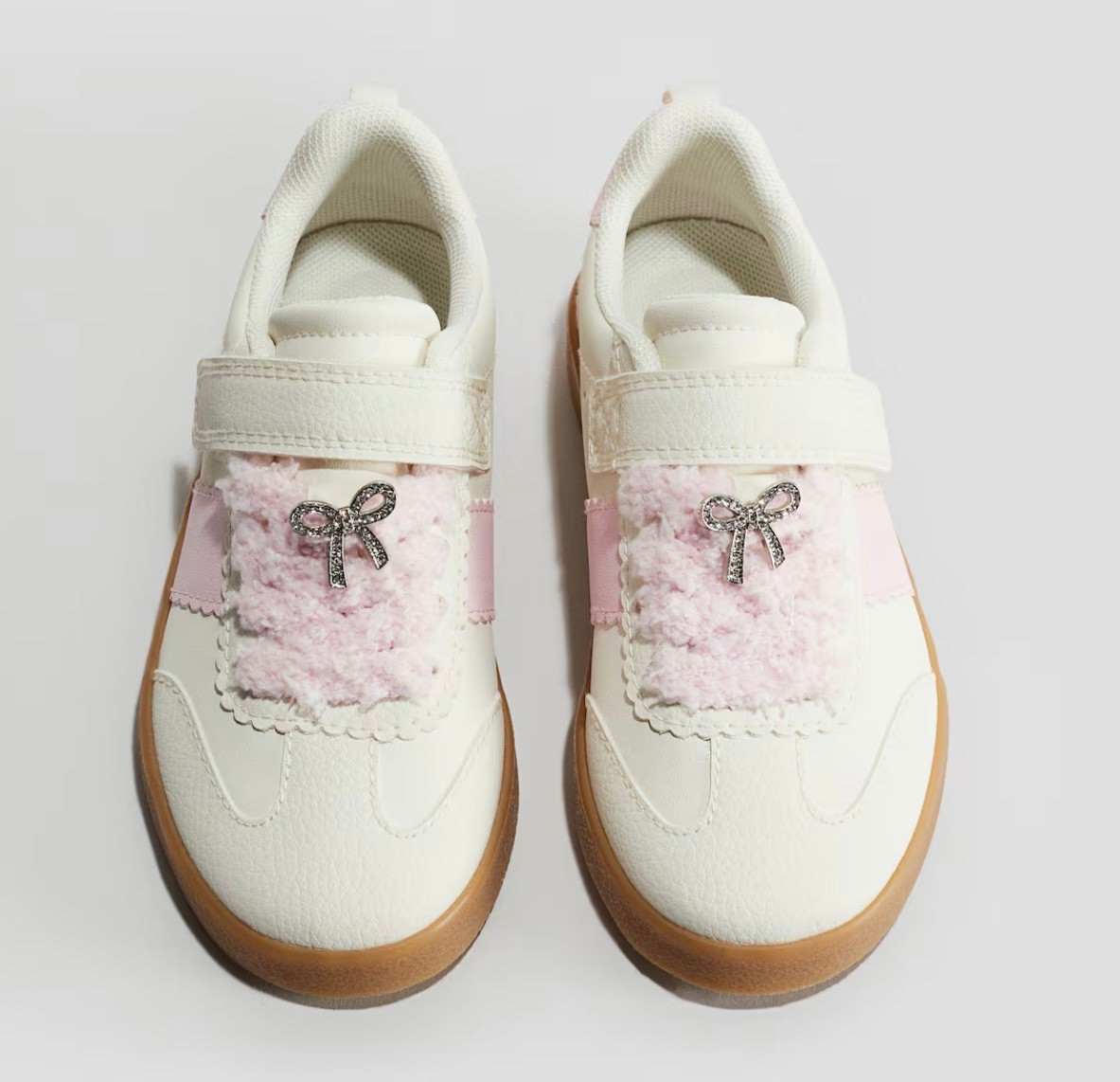 H&M 20% in app purchases today and tomorrow with code 2720. H&M. Sneakers. Girls sneakers. New sneakers. Back to school. Back to school sneakers. Trendy kids sneakers. Trendy kids. Girls trendy sneakers. H&M. Sneaker sale. Trendy kids clothes. Baby girls. Toddler girls. Toddler girls clothes. New clothes. Back to school clothes 

#LTKShoeCrush #LTKKids #LTKSaleAlert