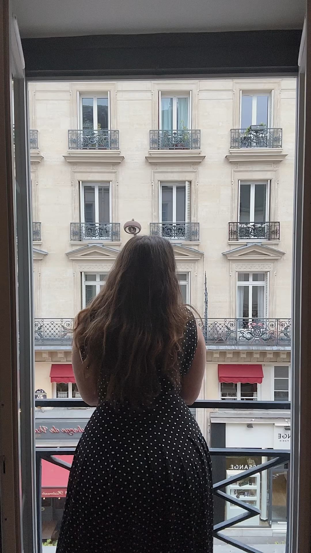 Minimal black and white looks for Paris

#LTKMidsize