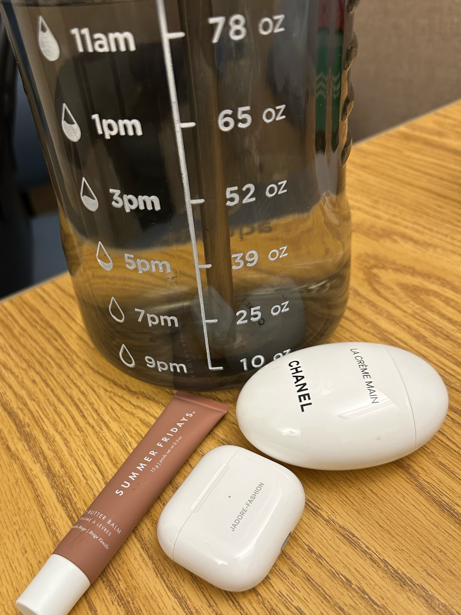 Work essential: Summer Fridays lip balm, Chanel hand crème, AirPods and daily gallon of water bottler from Amazon 

#beauty
#skincare
#fitness

#LTKGiftGuide #LTKfitness #LTKbeauty