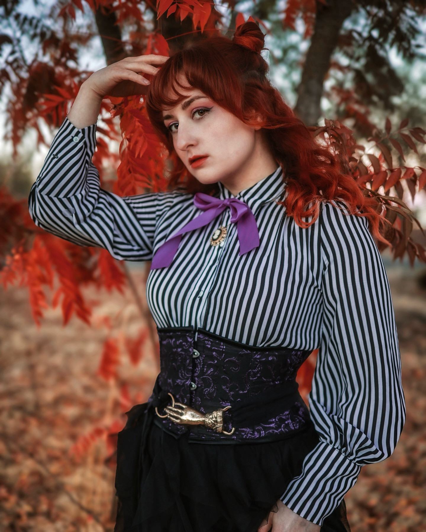💜🐦‍⬛🕯️ 
Wanted to bring back the look I wore for the Edgar Alan Poe speakeasy event early this year that me and my bestie @miss.ginger.jones went to. The fit was an absolute slay, I knew it would look amazing in the autumn 🍂 

Top: Thrifted
Corset: @draculaclothing 
Belt: @thistlethistle 
Skirt: @rossdressforless 

#gothicoutfit #darkstyle #moodyaesthetic