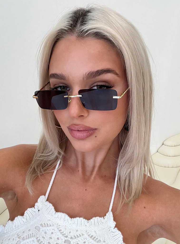 Indi Sunglasses Black / Gold | Princess Polly US