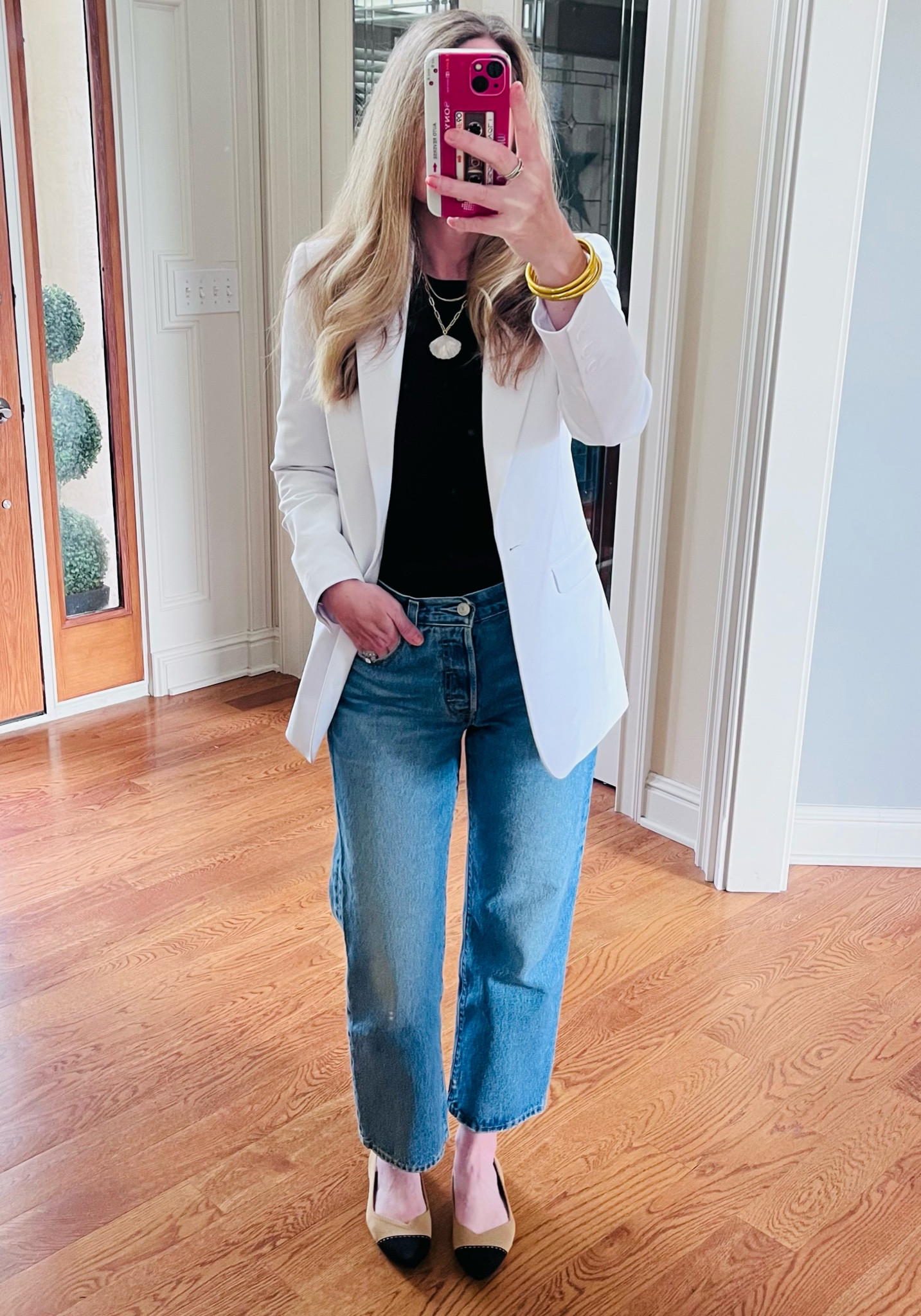 Cute easy outfit idea!



Work outfits, casual outfit, night out, classic style, Levi’s, straight leg denim, Rothy’s 

#LTKOver40 #LTKWorkwear #LTKStyleTip