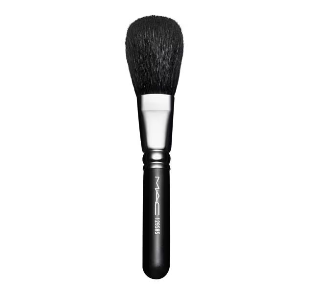 129SH Synthetic Powder Blush Brush | MAC Cosmetics - Official Site | MAC Cosmetics (US)