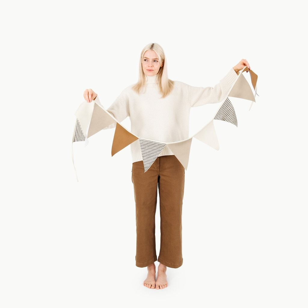 Bunting
    
      
        Regular price
        
        
          $ 34
          Sale | Gathre