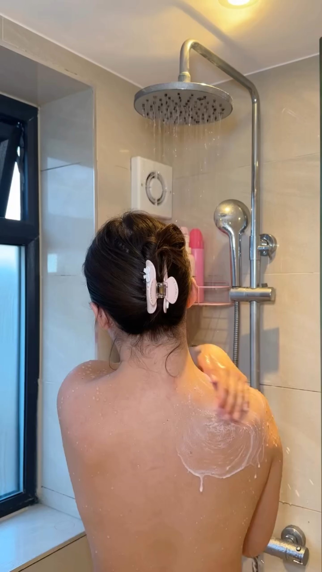 WFH morning routine 

#wfh #morning #morningmotivation #morningroutine #skincare #cleangirl #thatgirl 

Using 
@drunkelephant @rhode @wearesassyscents @beautybay 

Wearing 
@emijayinc @astridandmiyu @reformation @brandymelvilleusa