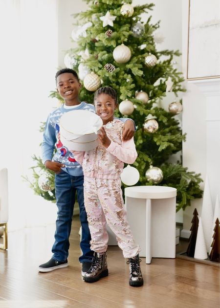   @Walmart Gift Guide is here and we are sharing affordable cozy gifts for kids. And they’re all under $25 !!
From matching jammies to cozy sets , Walmart has it all!! 

#walmartpartner #IYWYK #WalmartFinds #Walmart #WalmartFashion 

#LTKkids #LTKGiftGuide #LTKHoliday