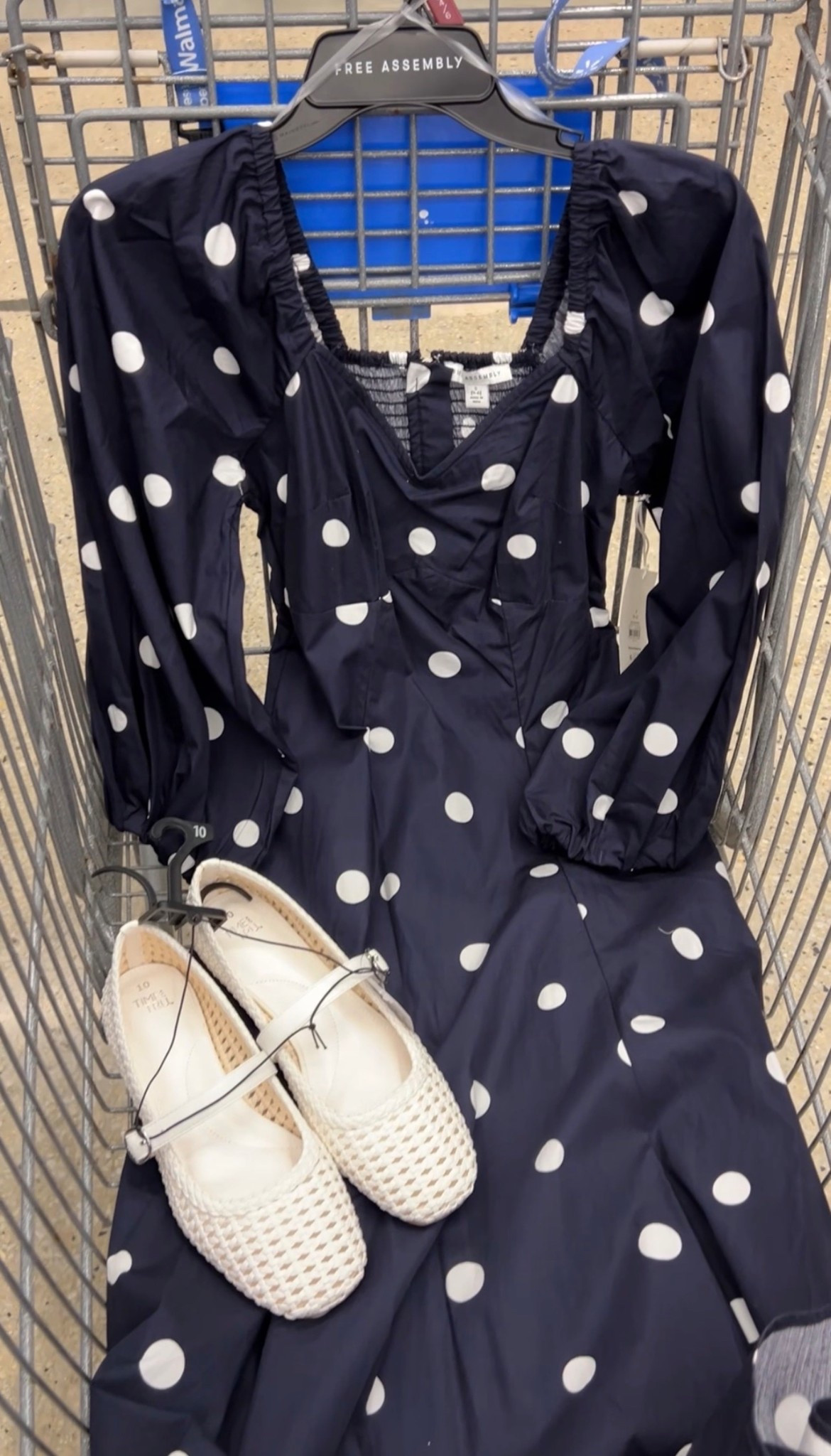 Walmart long sleeve polka dot maxi dress, 100% cotton. Pockets. Fits true to size, I got a small. Shoes are comfy and also fit true to size (dolce vita look for less). #walmartfashion #walmartfinds spring dress Easter shower party occasion 